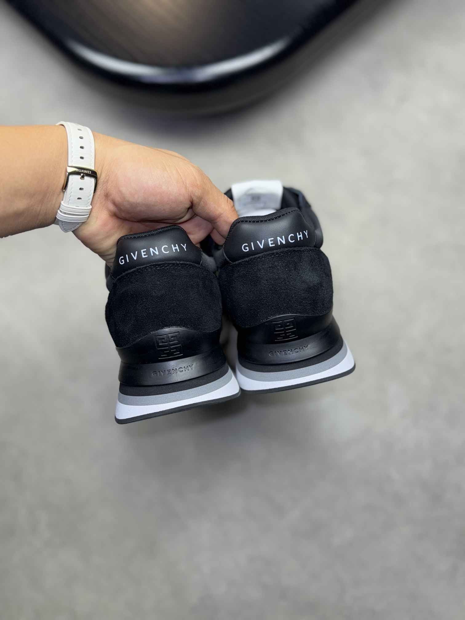 Givenchy Sneakers L-s