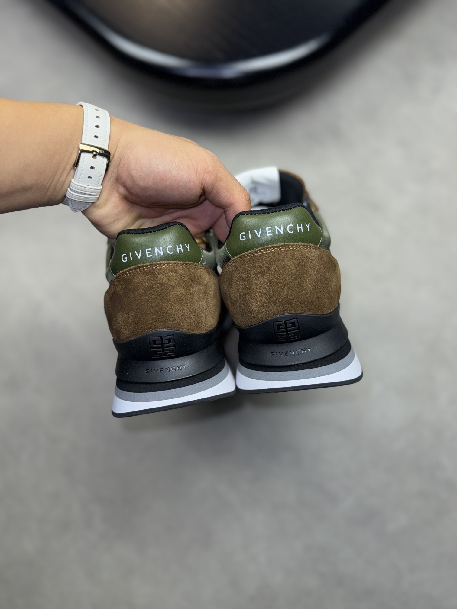 Givenchy Sneakers L-s