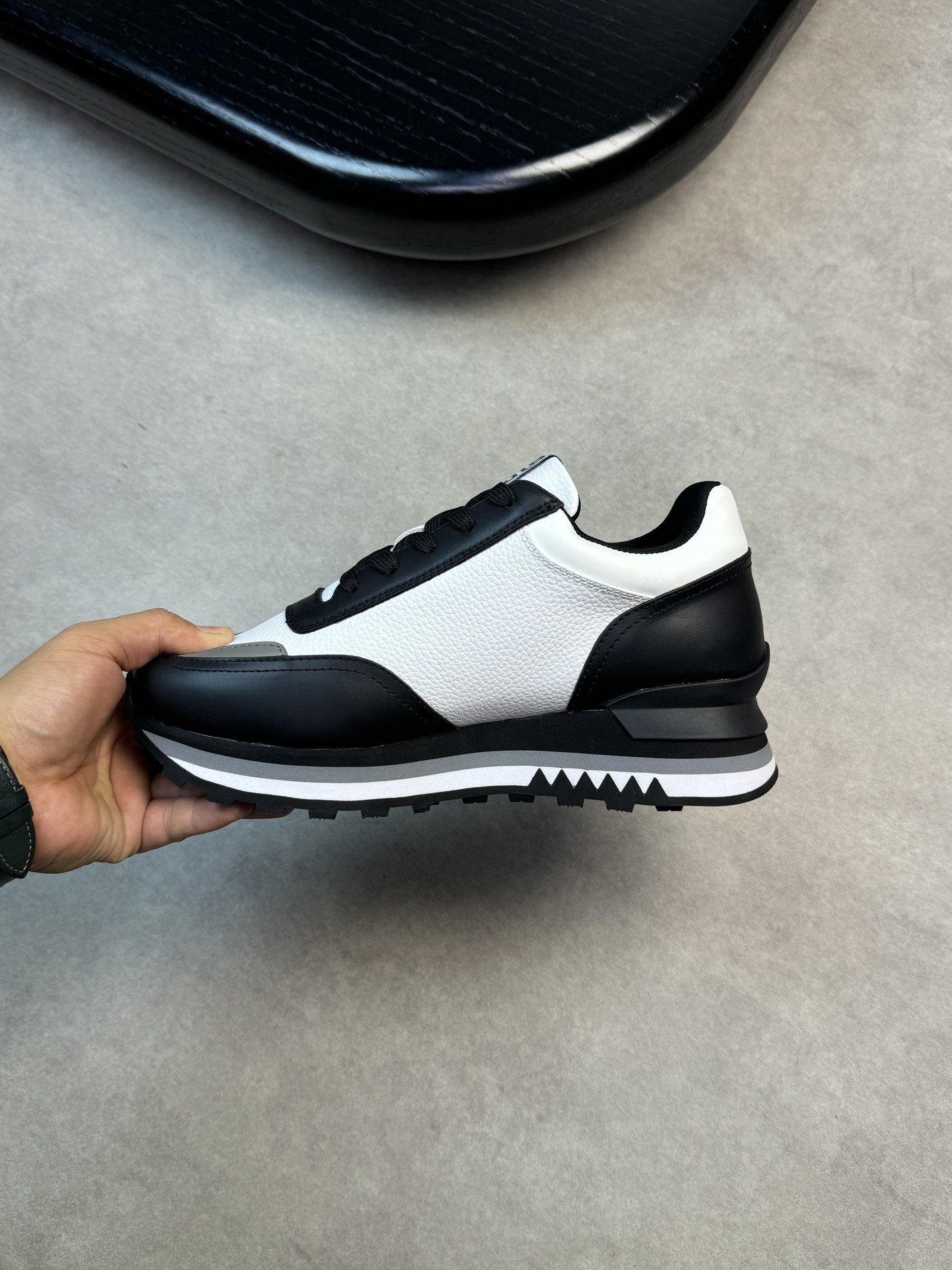 Givenchy Basic Shoes L-s