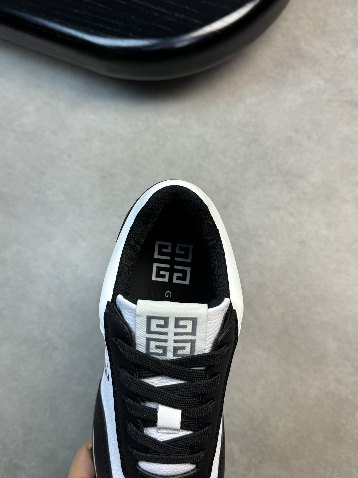 Givenchy Basic Shoes L-s