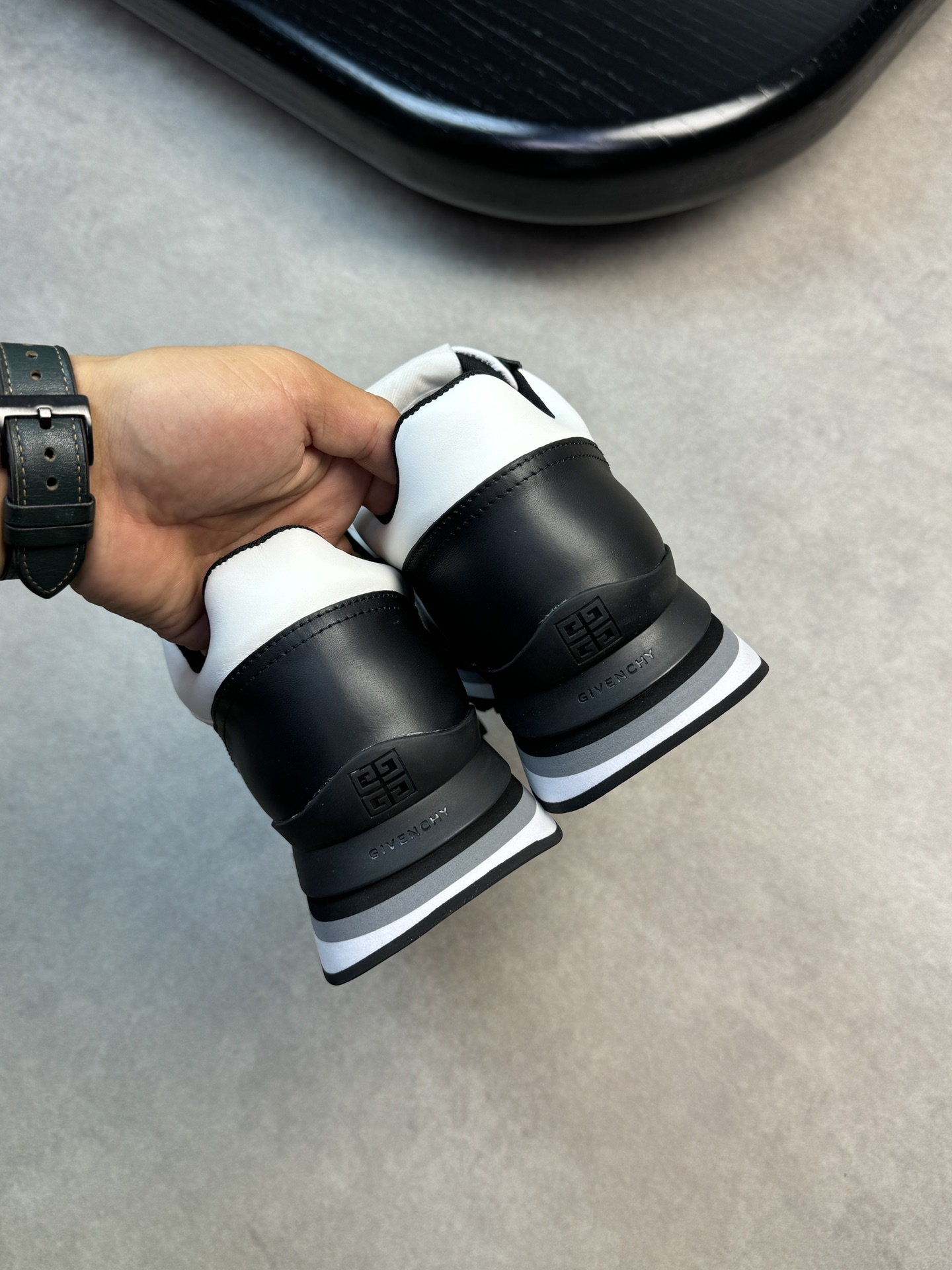 Givenchy Basic Shoes L-s