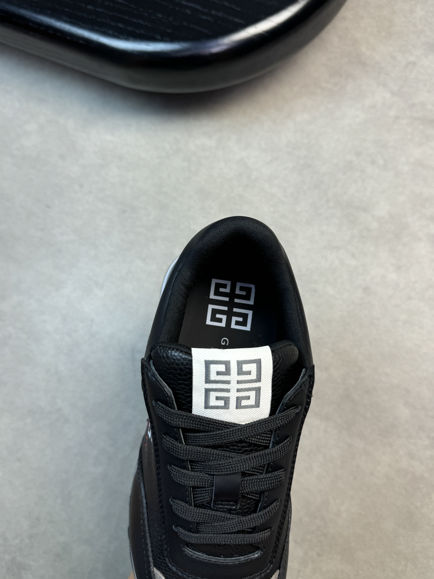 Givenchy Basic Shoes L-s