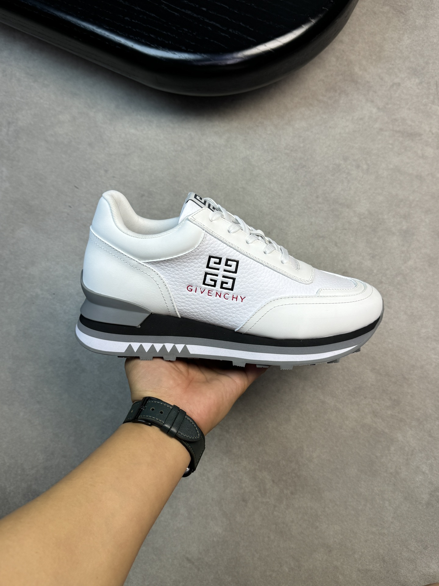 Givenchy Basic Shoes L-s