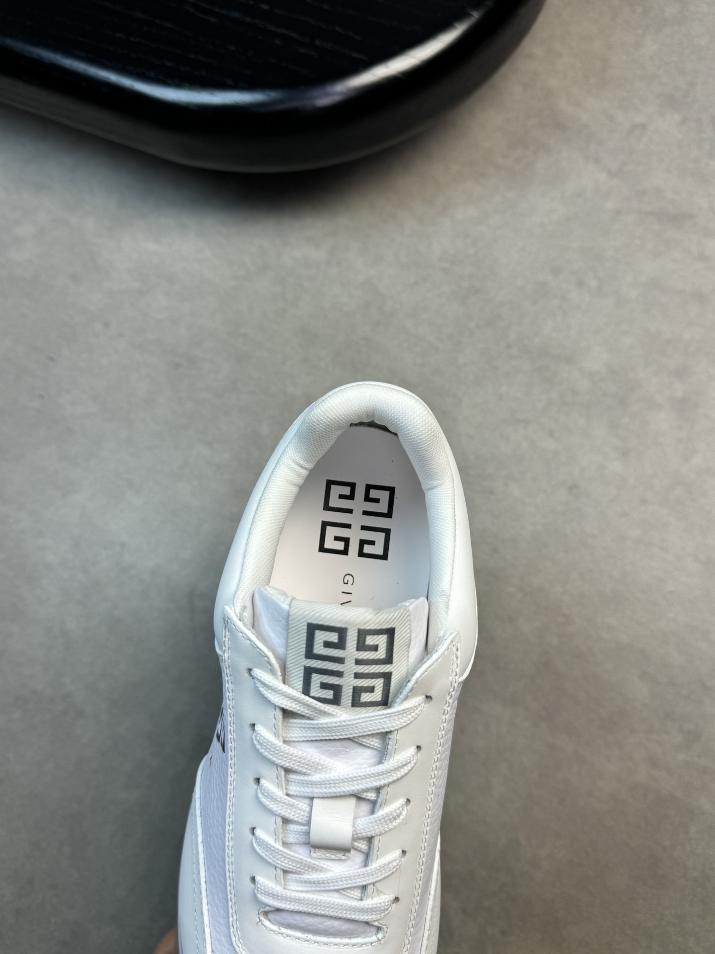 Givenchy Basic Shoes L-s