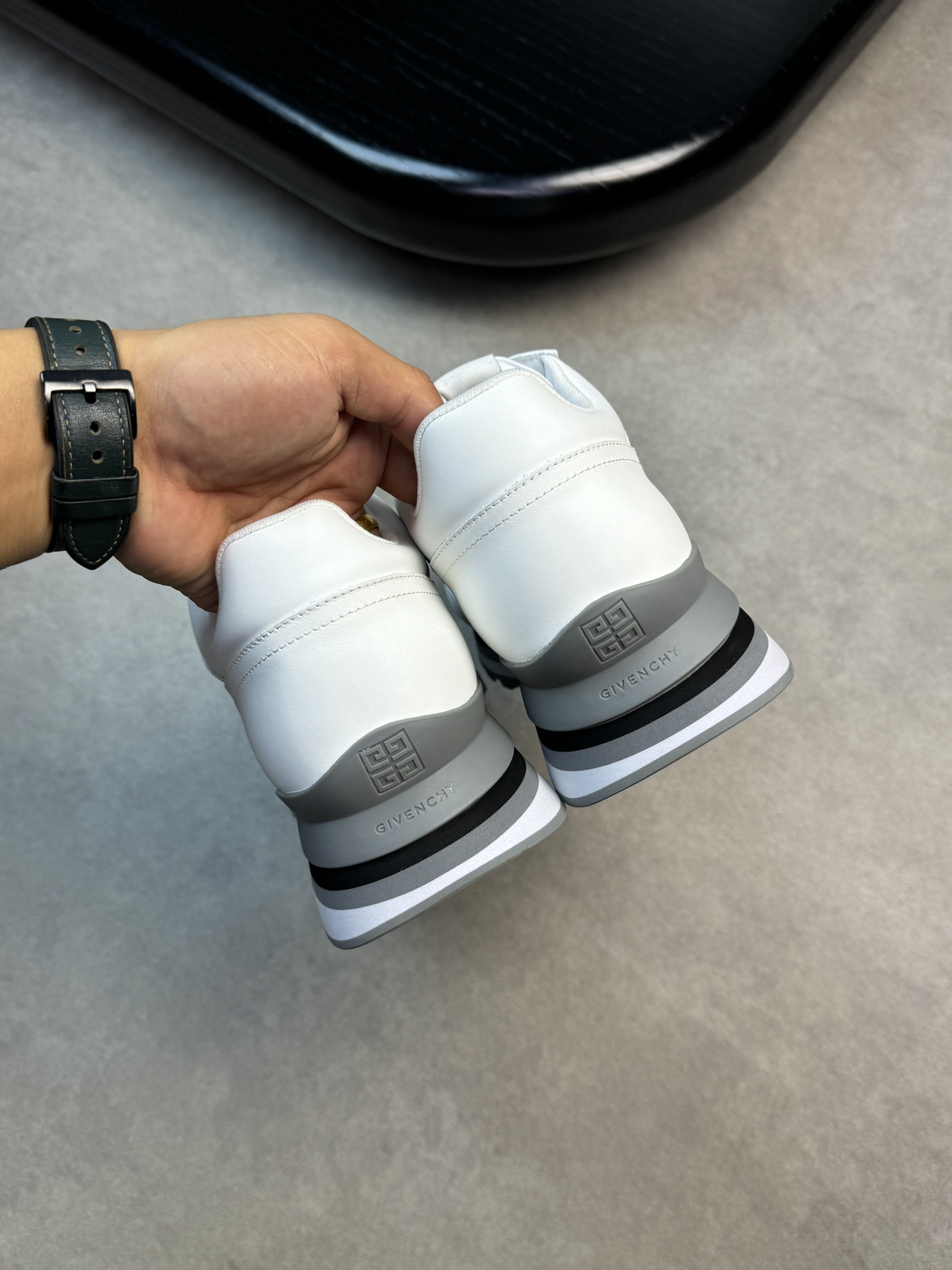 Givenchy Basic Shoes L-s