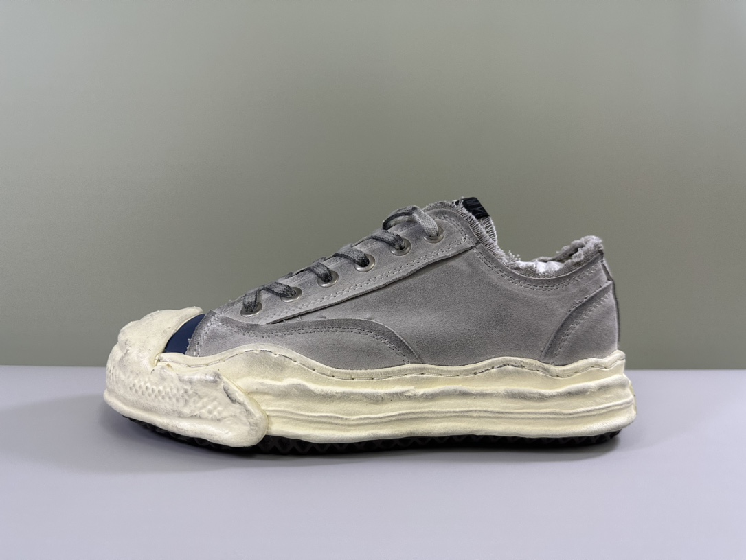 Basic Shoes M