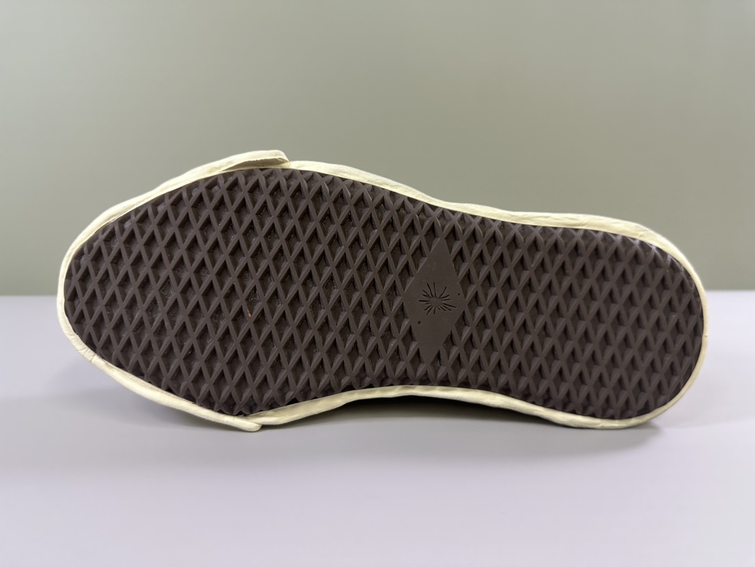 Basic Shoes M
