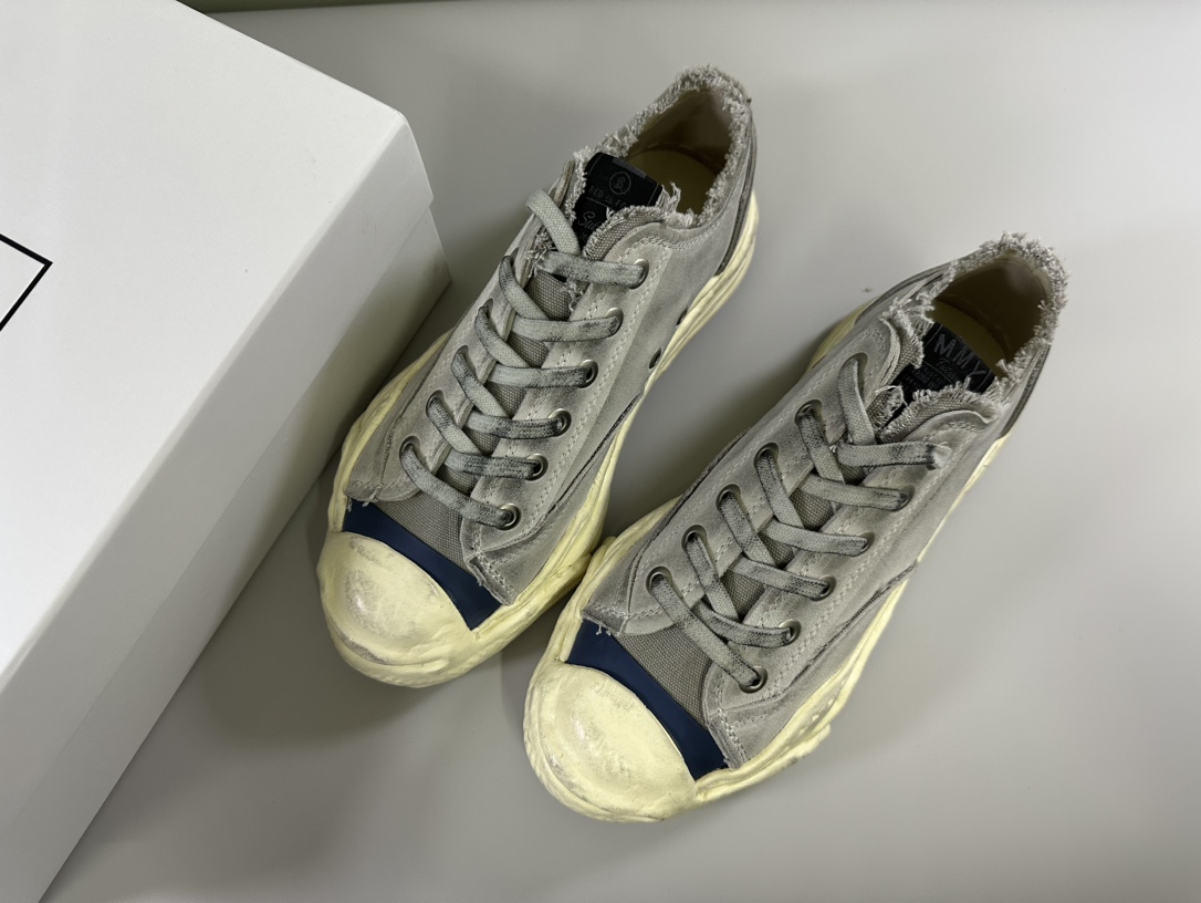 Basic Shoes M