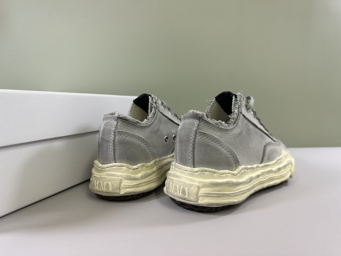 Basic Shoes M