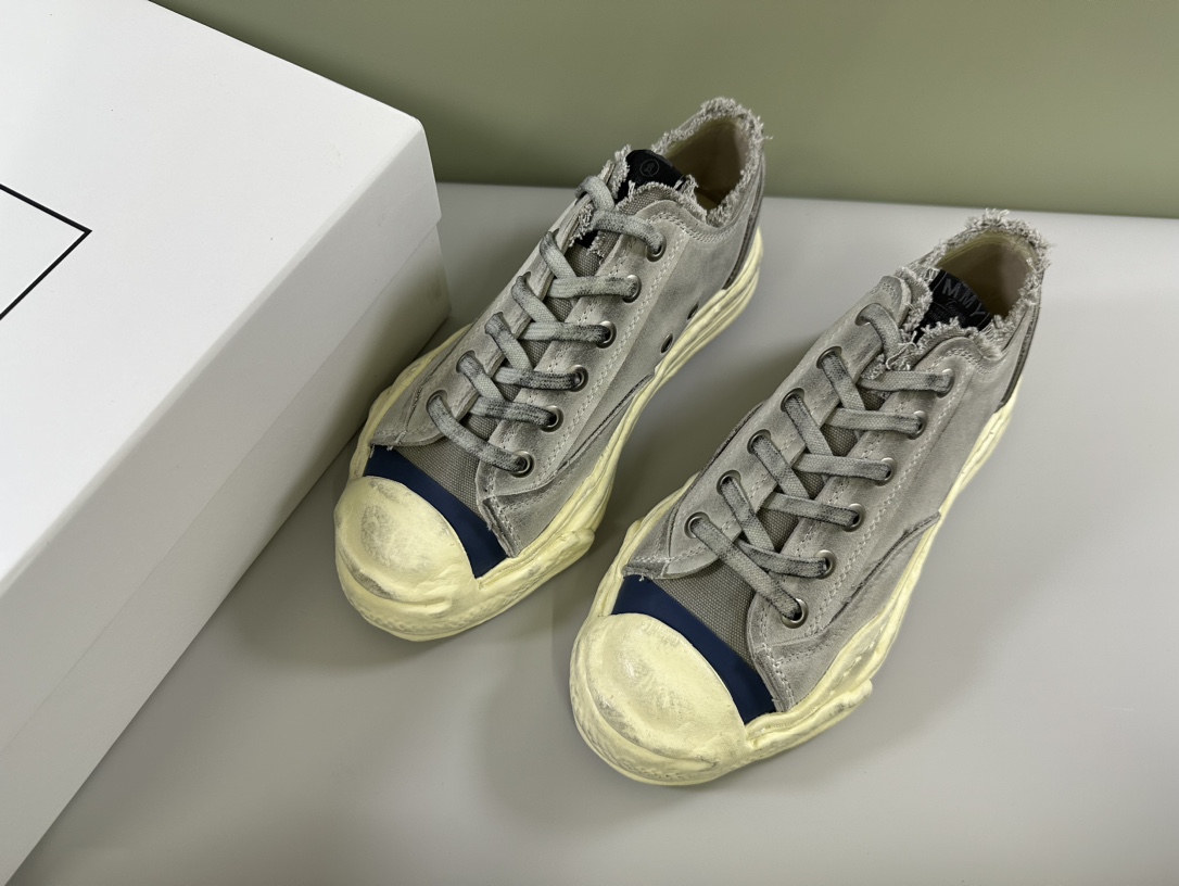 Basic Shoes M