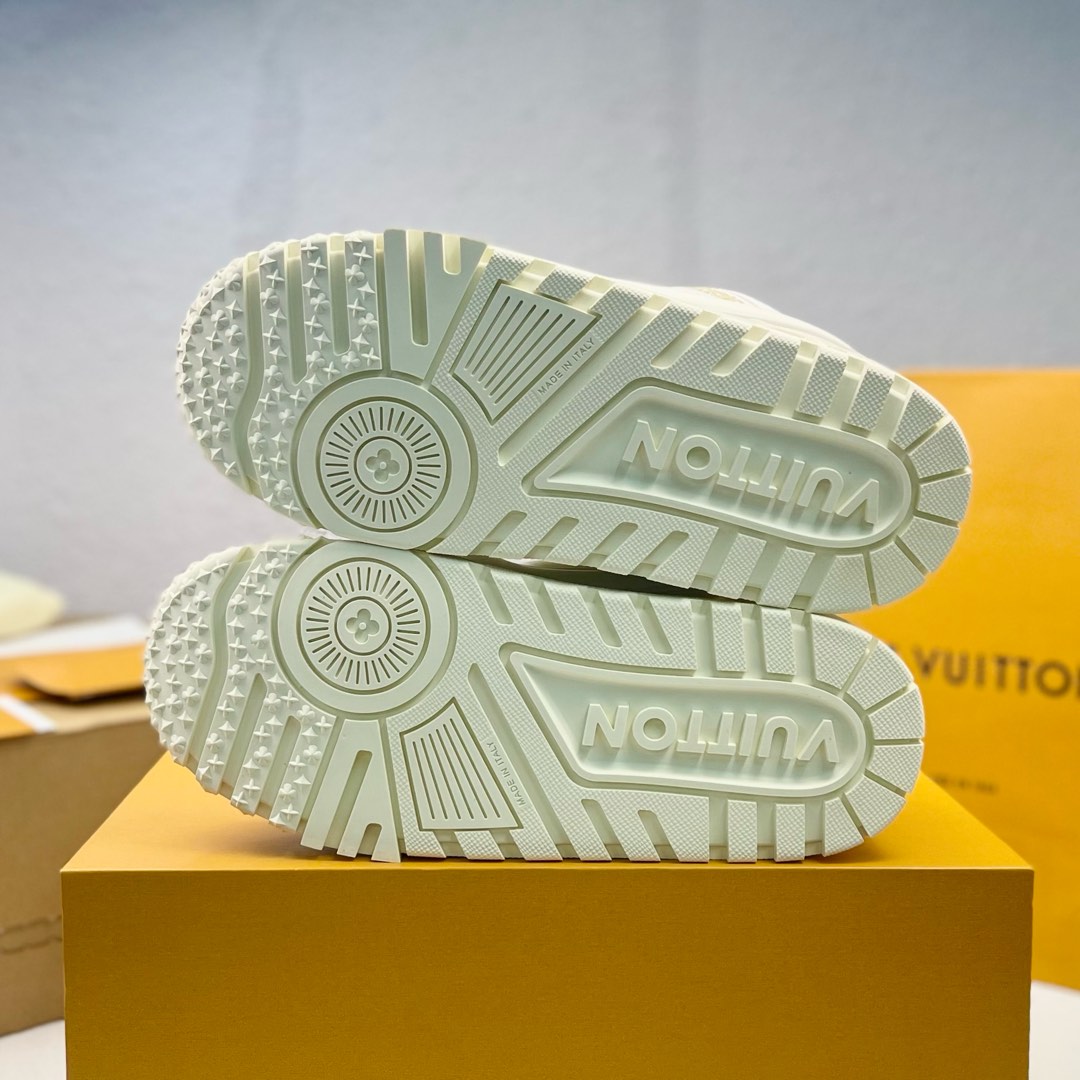 Louis Vuitton Male Sneakers L-s