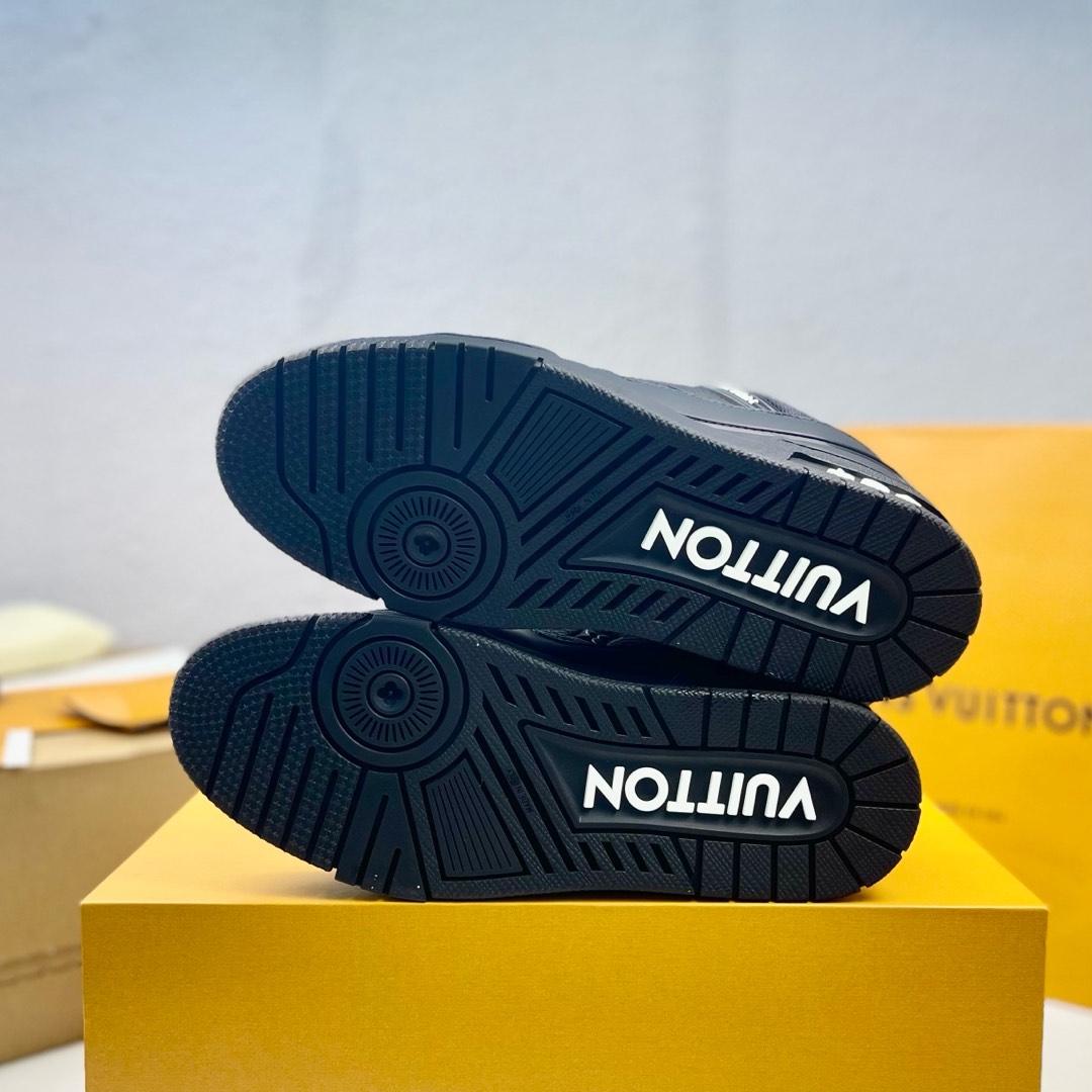 Louis Vuitton Male Board Shoes L-s