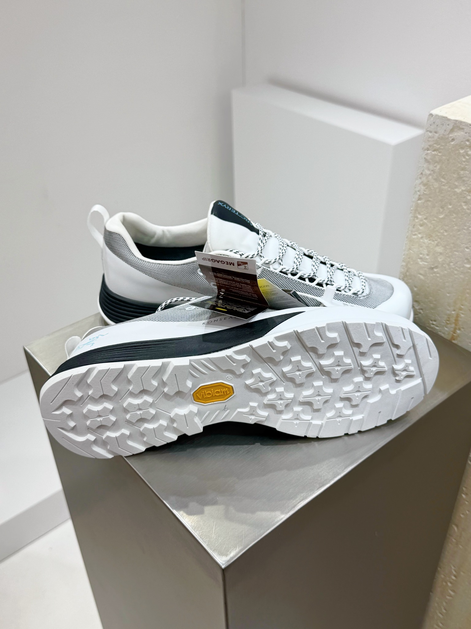 Basic Shoes L-s