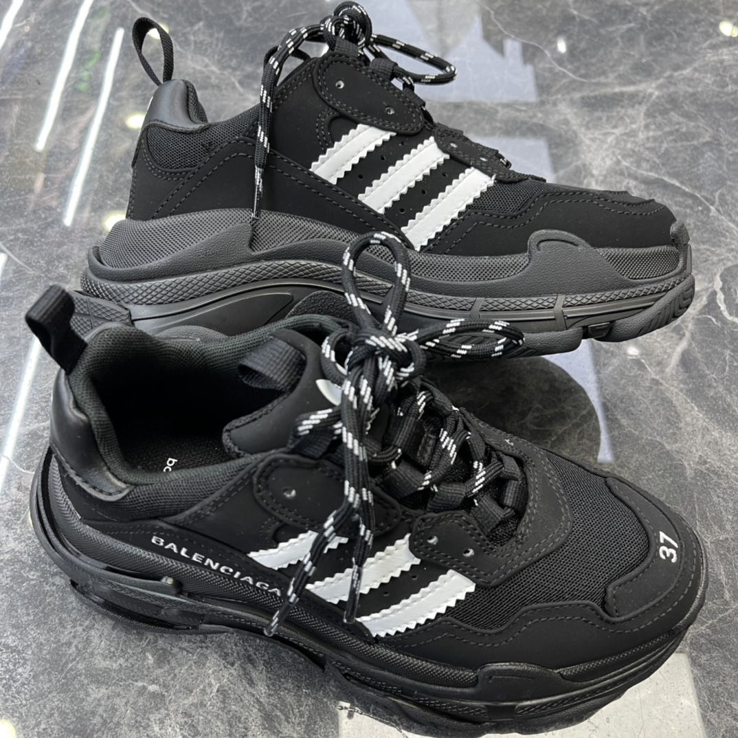 Couple Basic Shoes