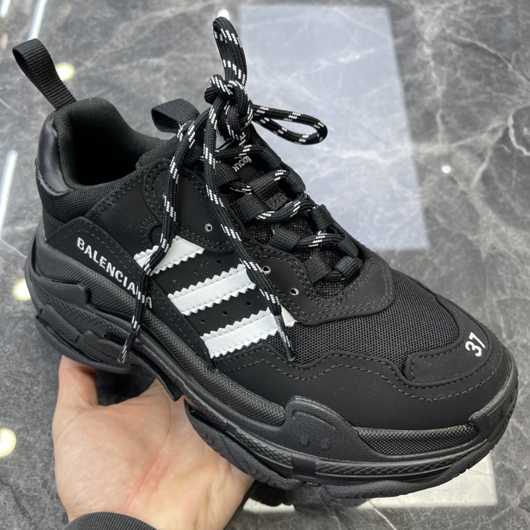 Couple Basic Shoes