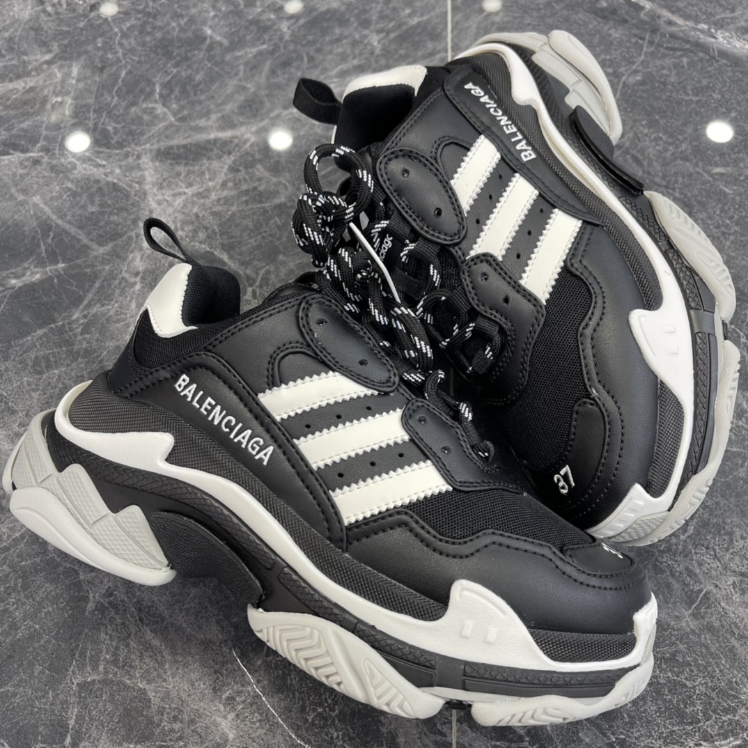 Couple Basic Shoes