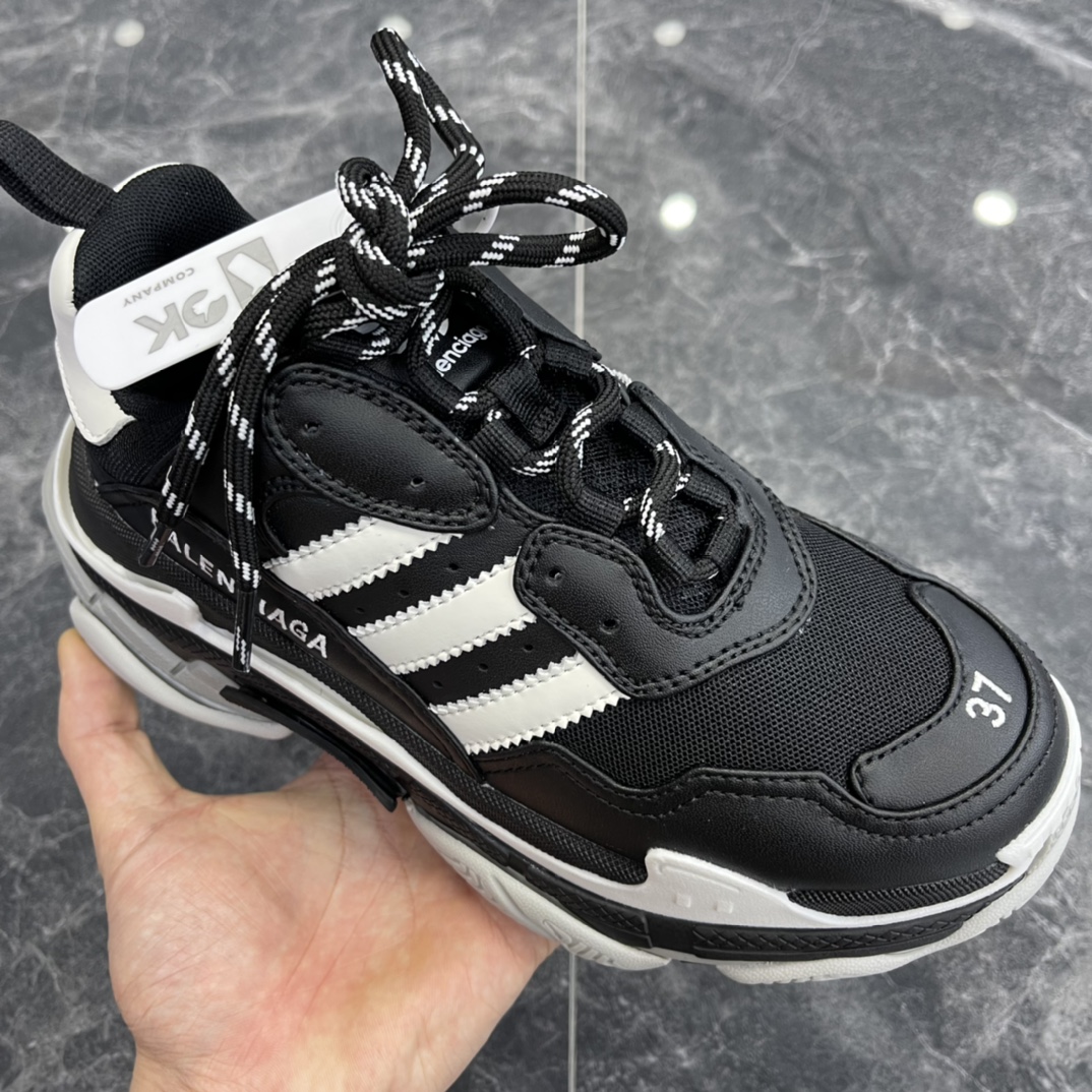 Couple Basic Shoes