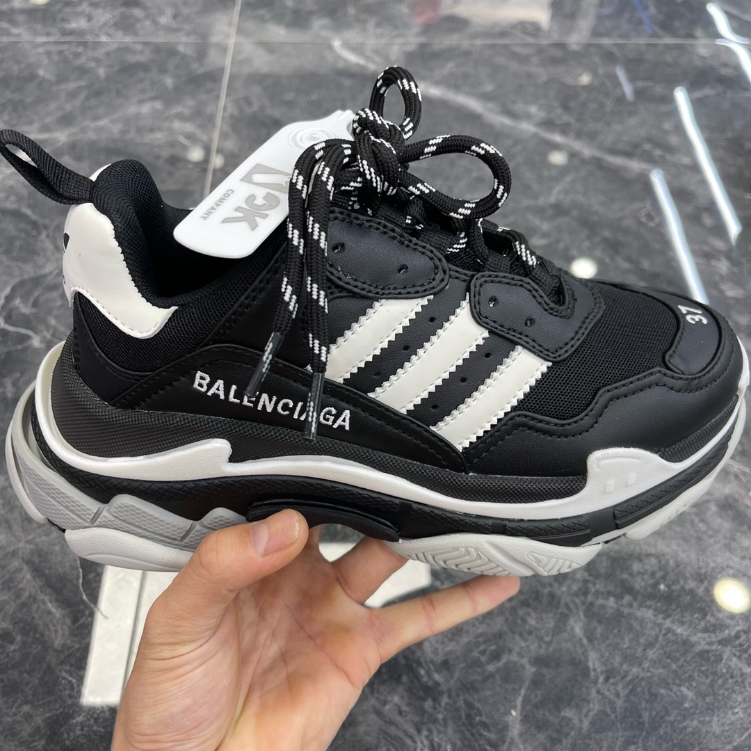Couple Basic Shoes