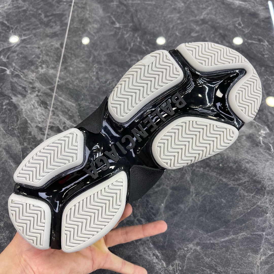 Couple Basic Shoes