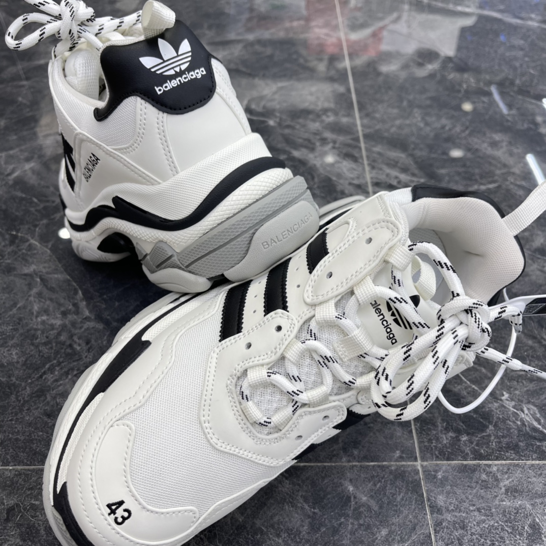 Couple Basic Shoes