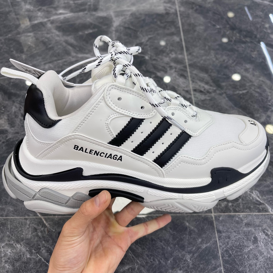 Couple Basic Shoes
