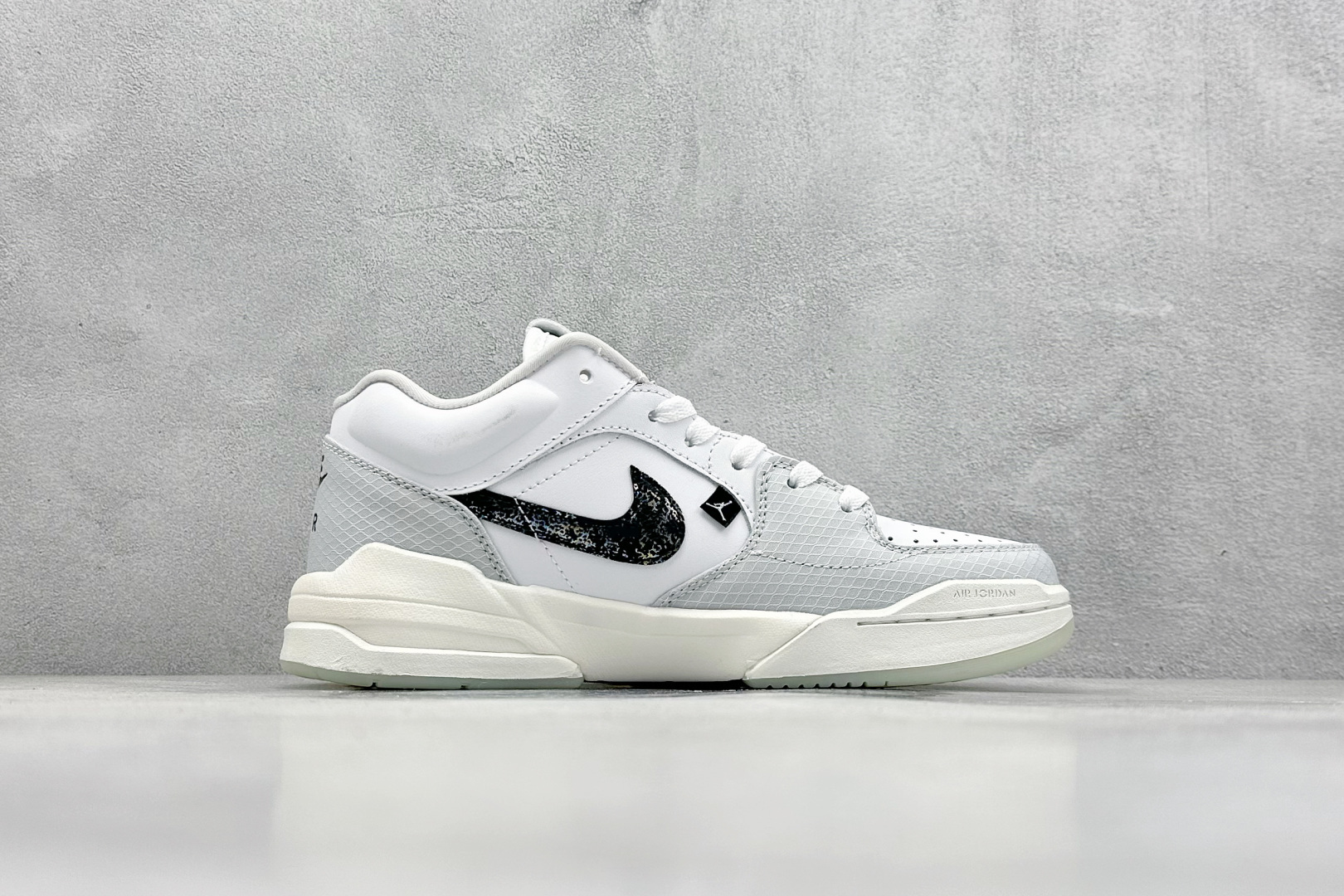 Adidas Jordan Nike Basic Shoes M-s