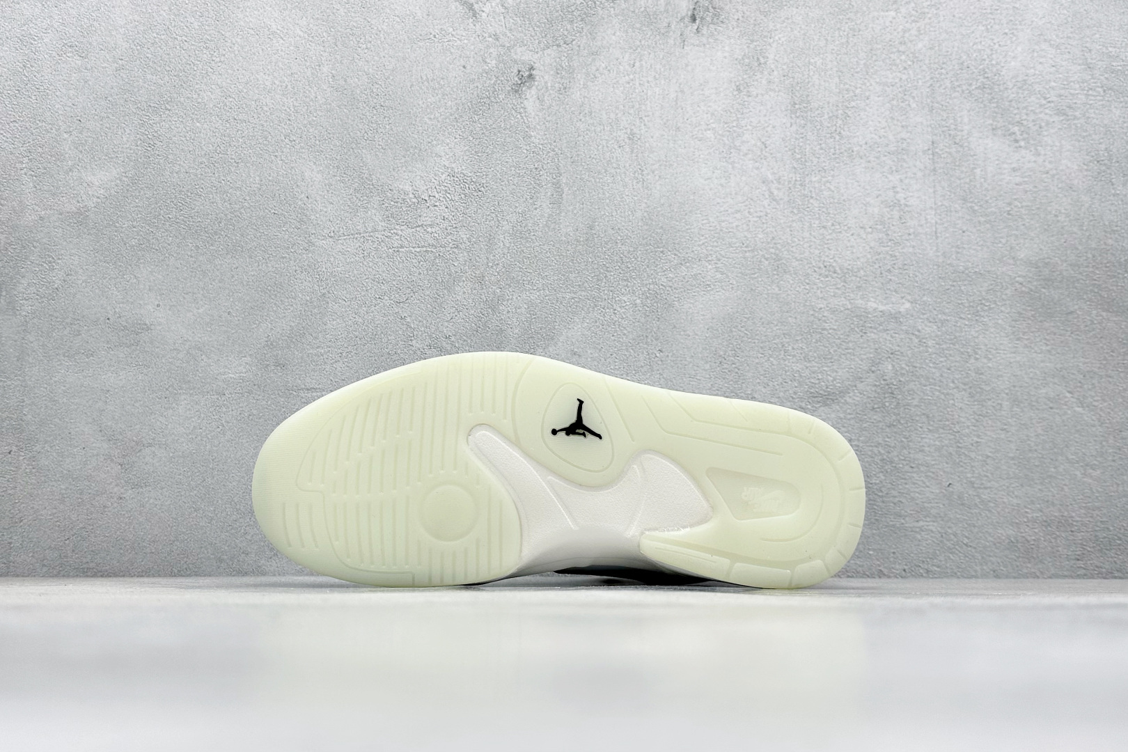 Adidas Jordan Nike Basic Shoes M-s