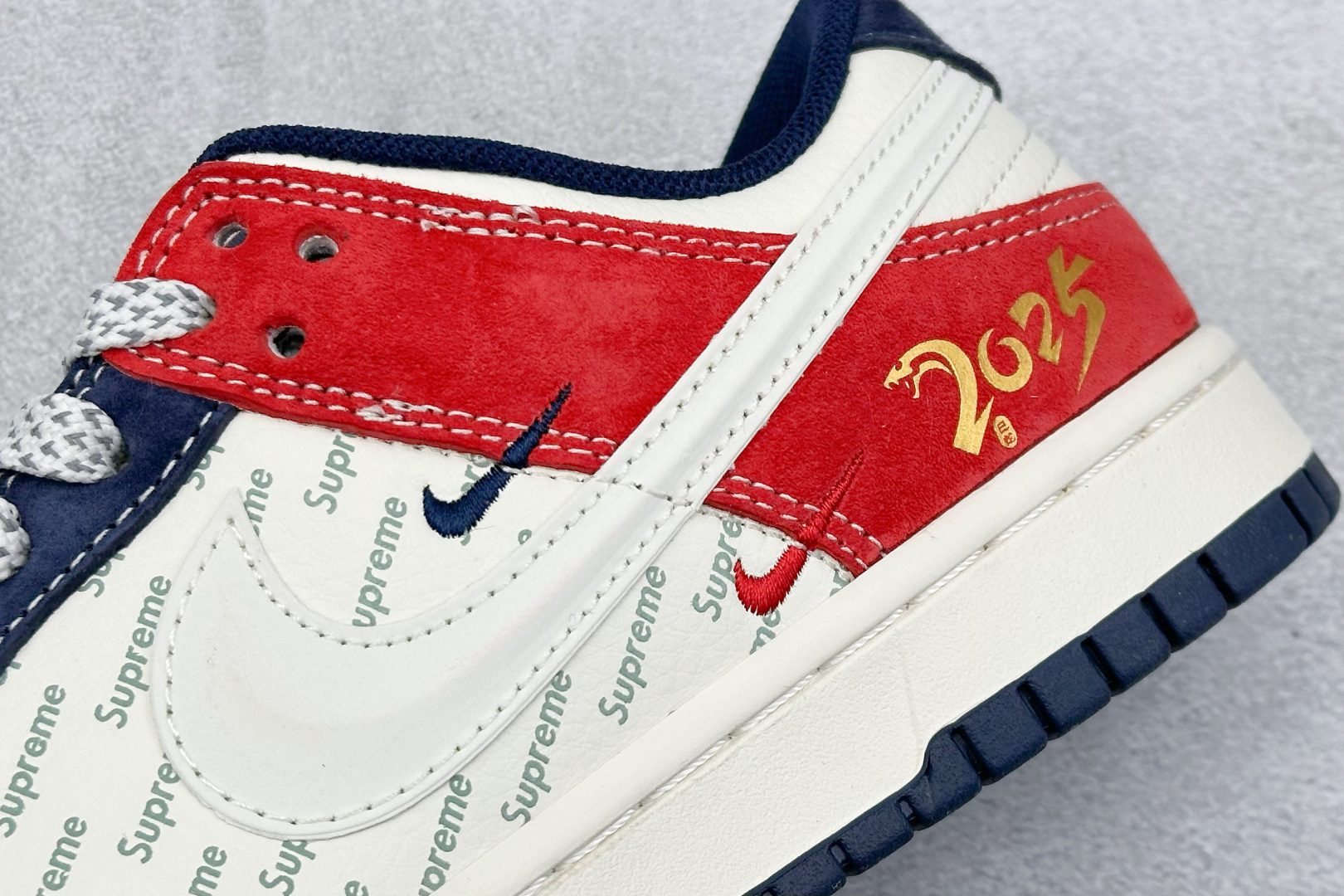 Nike Supreme Basic Shoes M-l-s