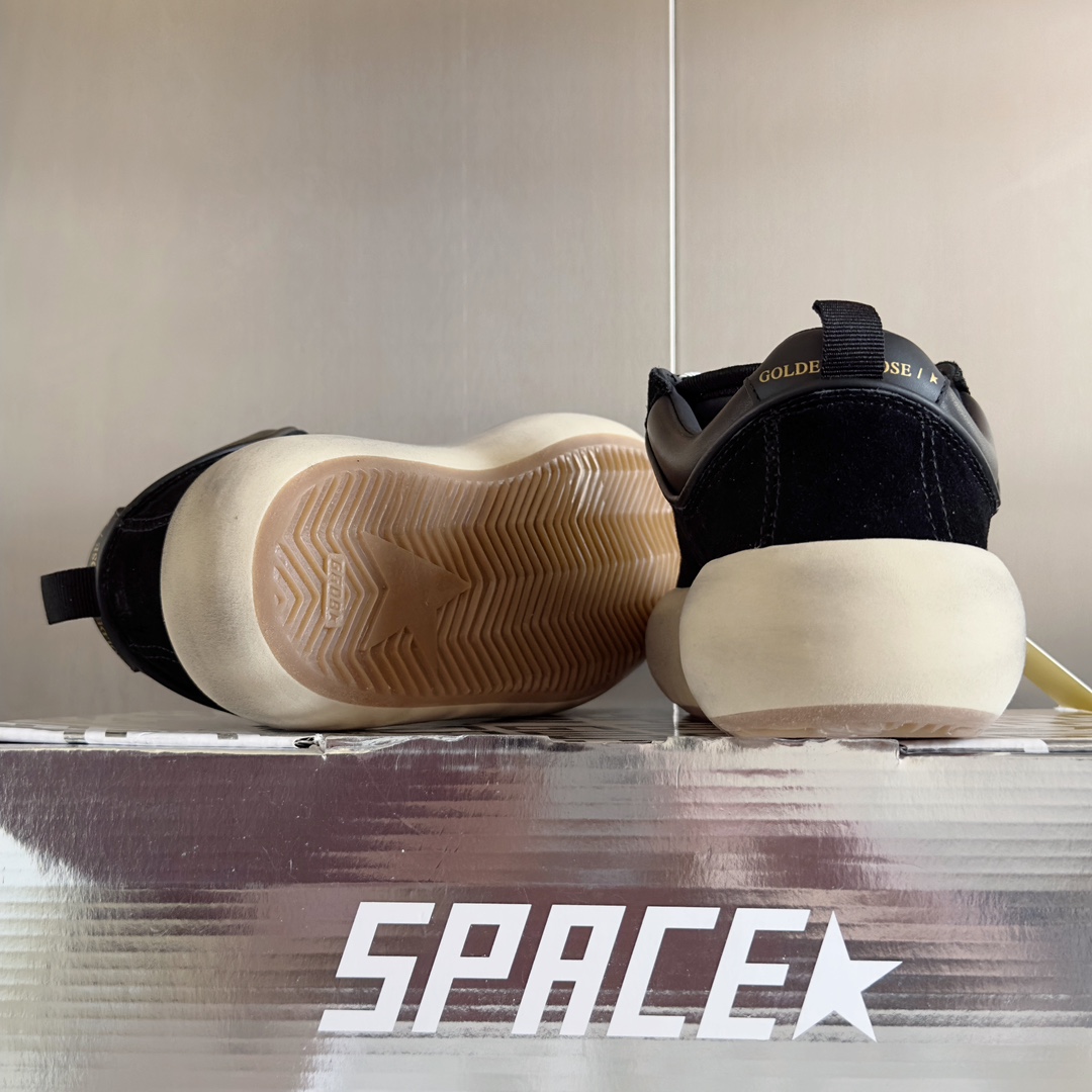 Golden Goose Male Board Shoes Black Breathable M-s