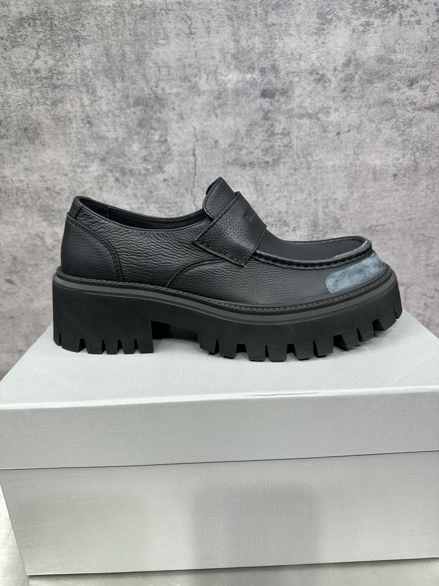Balenciaga Loafers Cow Leather M-l