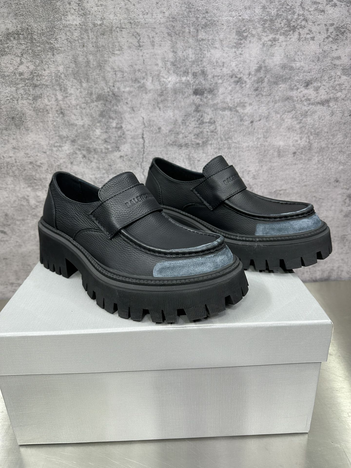 Balenciaga Loafers Cow Leather M-l