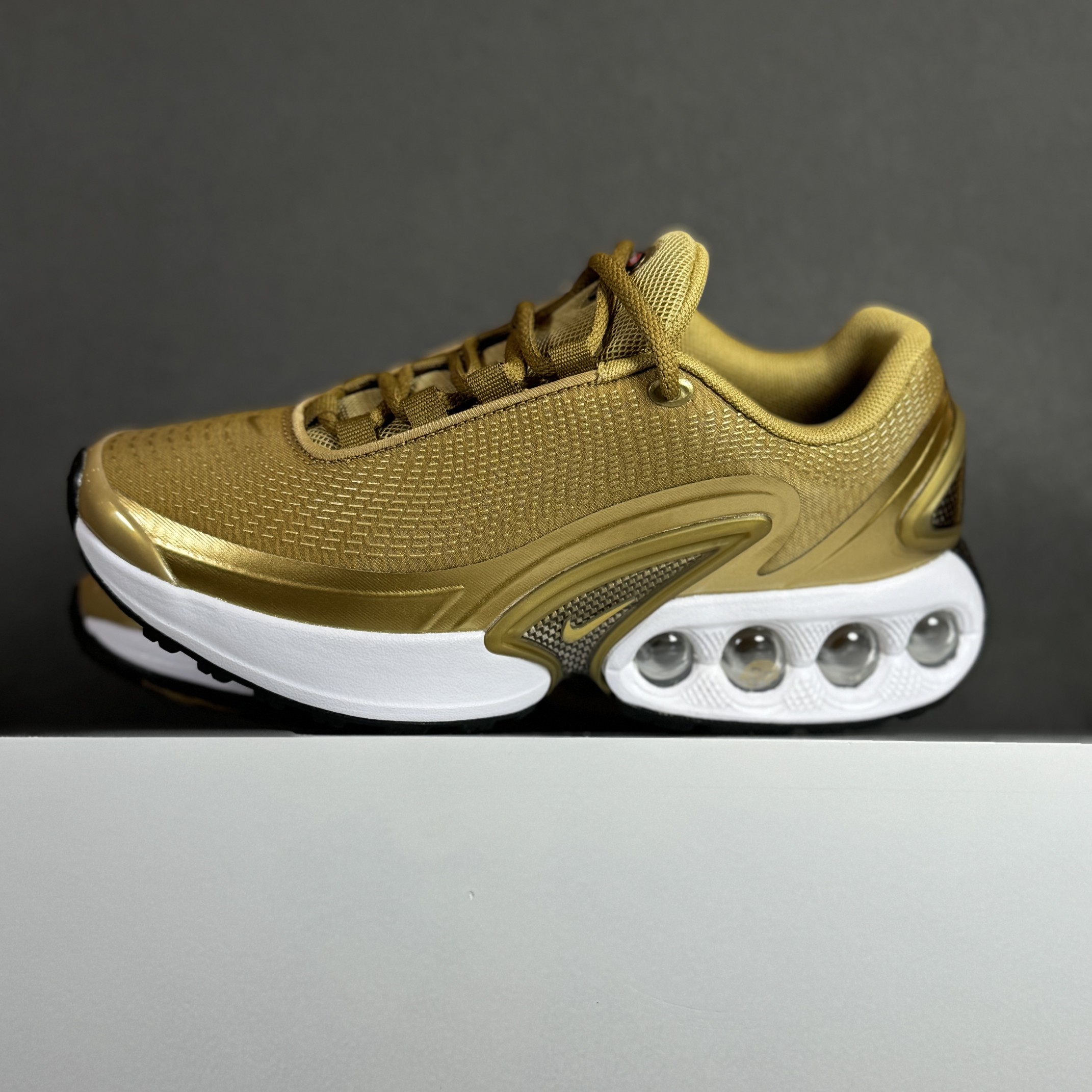 Sneakers Mesh Shock Absorbing M-l