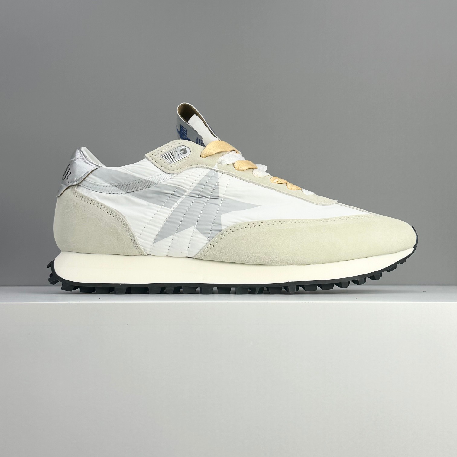 Golden Goose Female Sneakers M-l-s