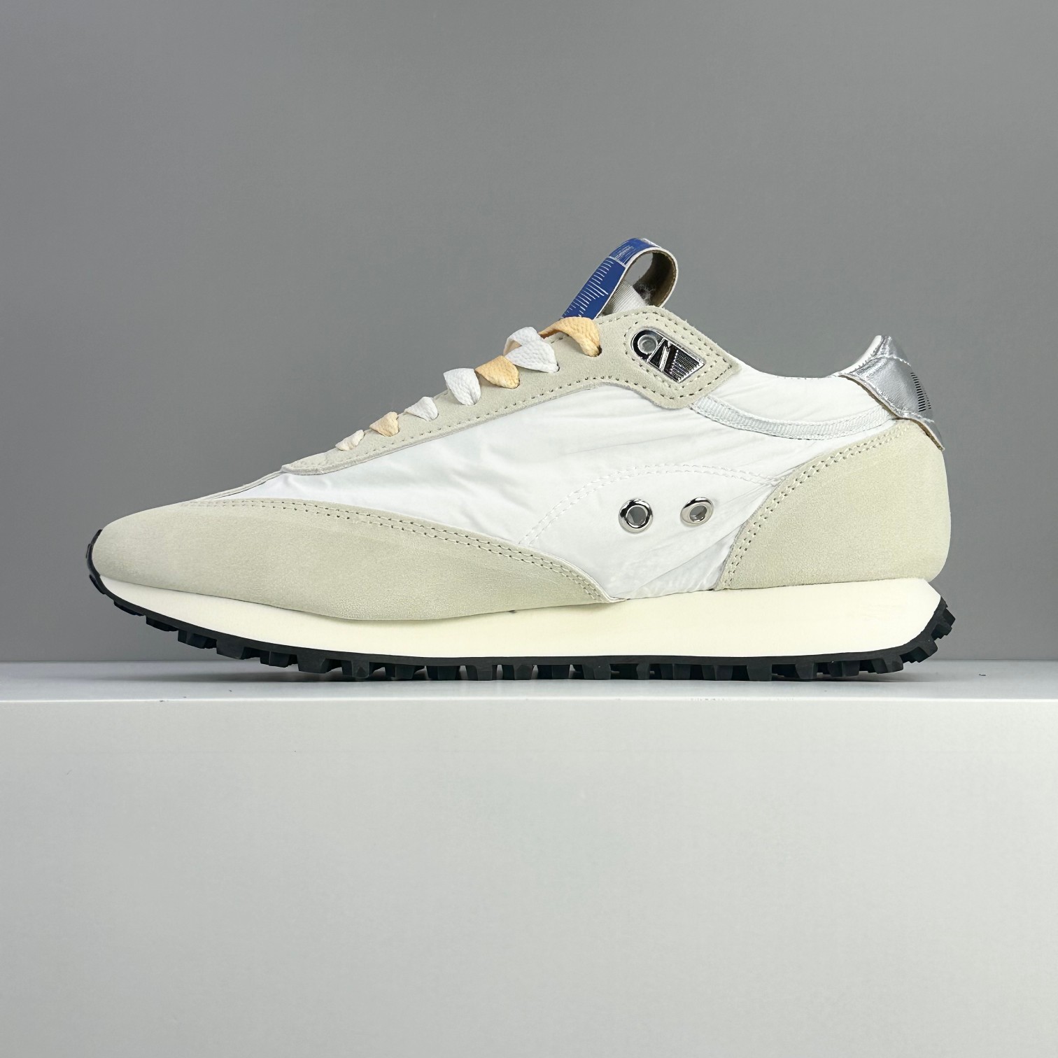 Golden Goose Female Sneakers M-l-s