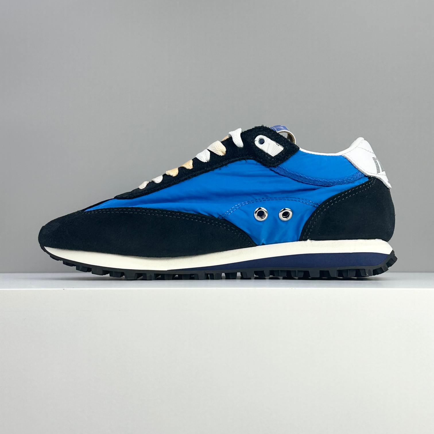 Golden Goose Female Sneakers M-l-s