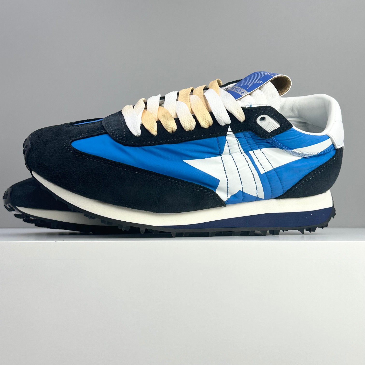 Golden Goose Female Sneakers M-l-s