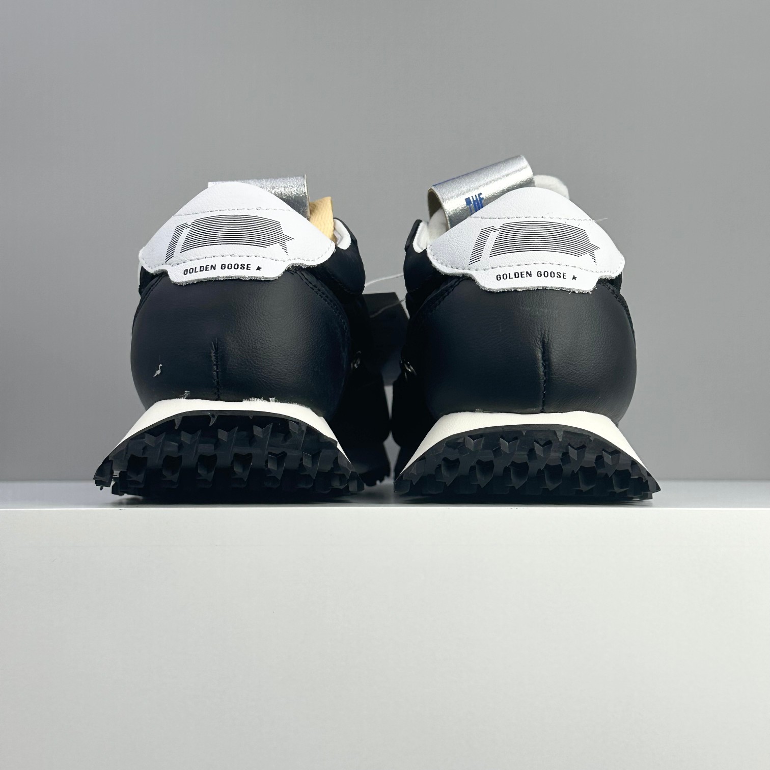 Golden Goose Female Sneakers M-l-s