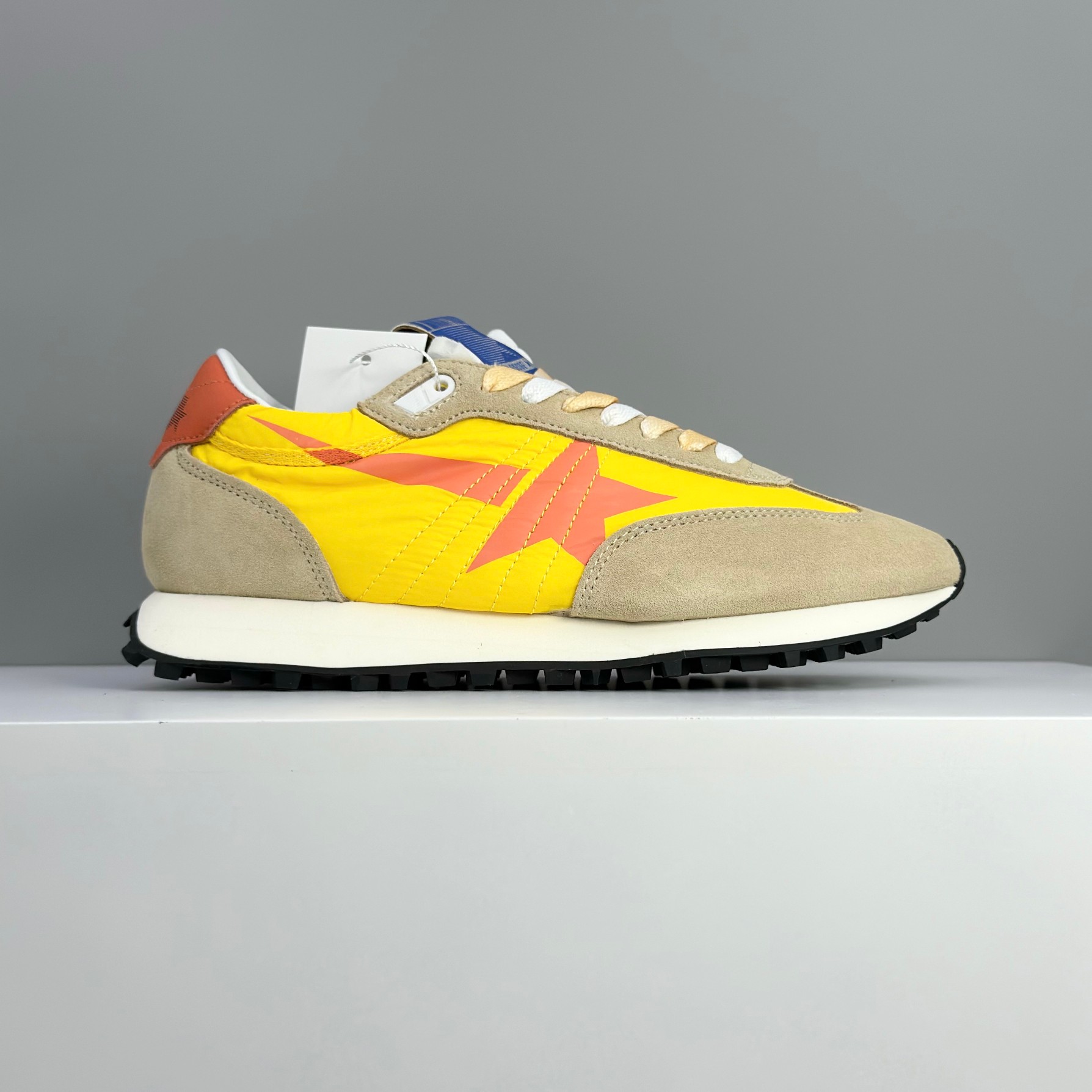 Golden Goose Female Sneakers M-l-s