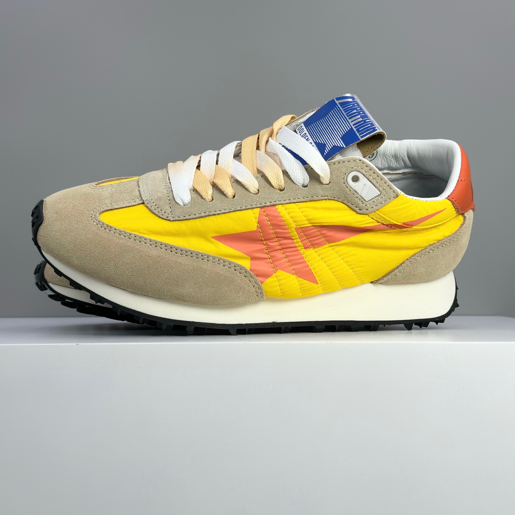 Golden Goose Female Sneakers M-l-s