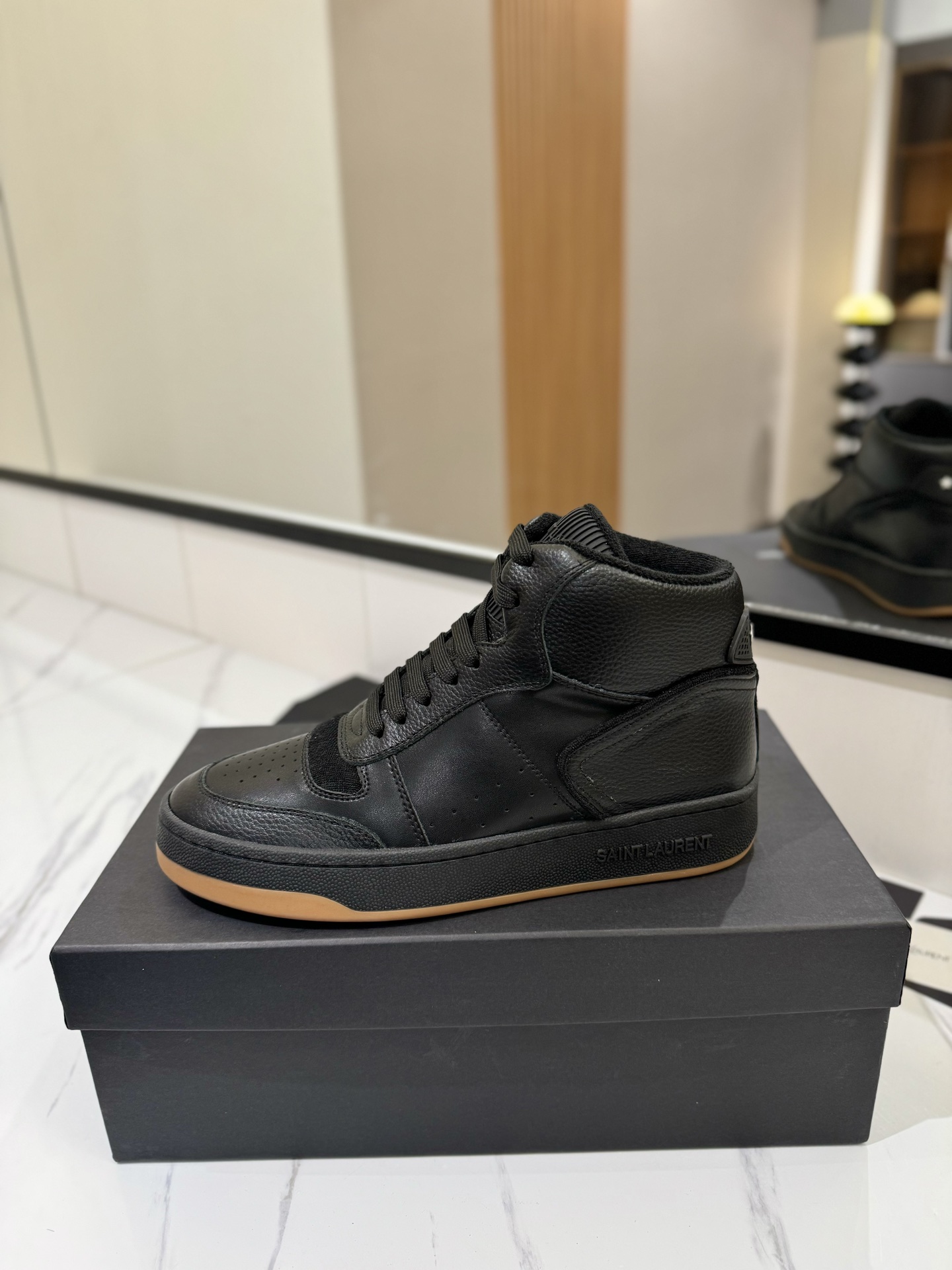 Saint Laurent Male Basic Shoes Lightweight L-s
