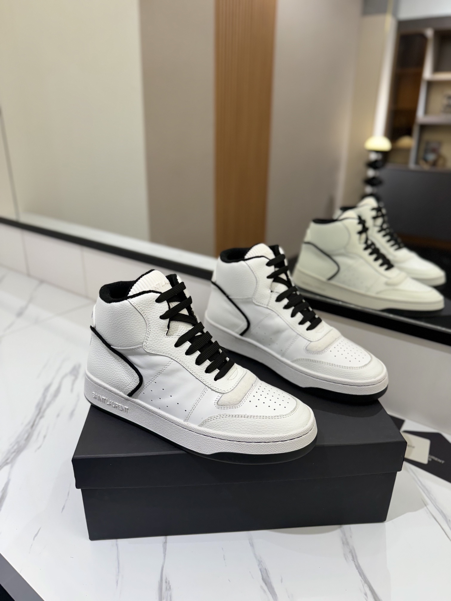 Saint Laurent Male Basic Shoes Lightweight L-s