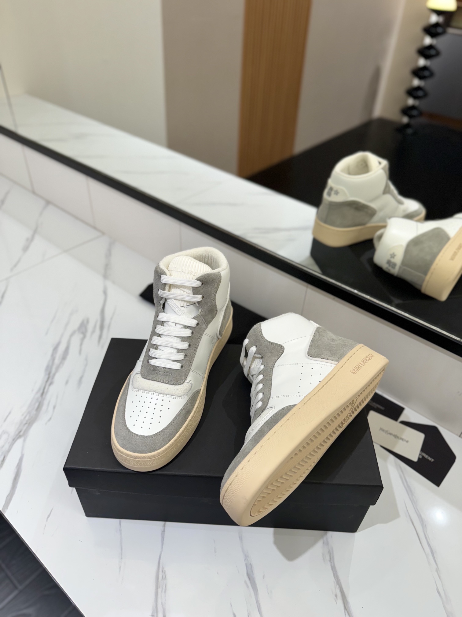 Saint Laurent Male Basic Shoes Lightweight L-s