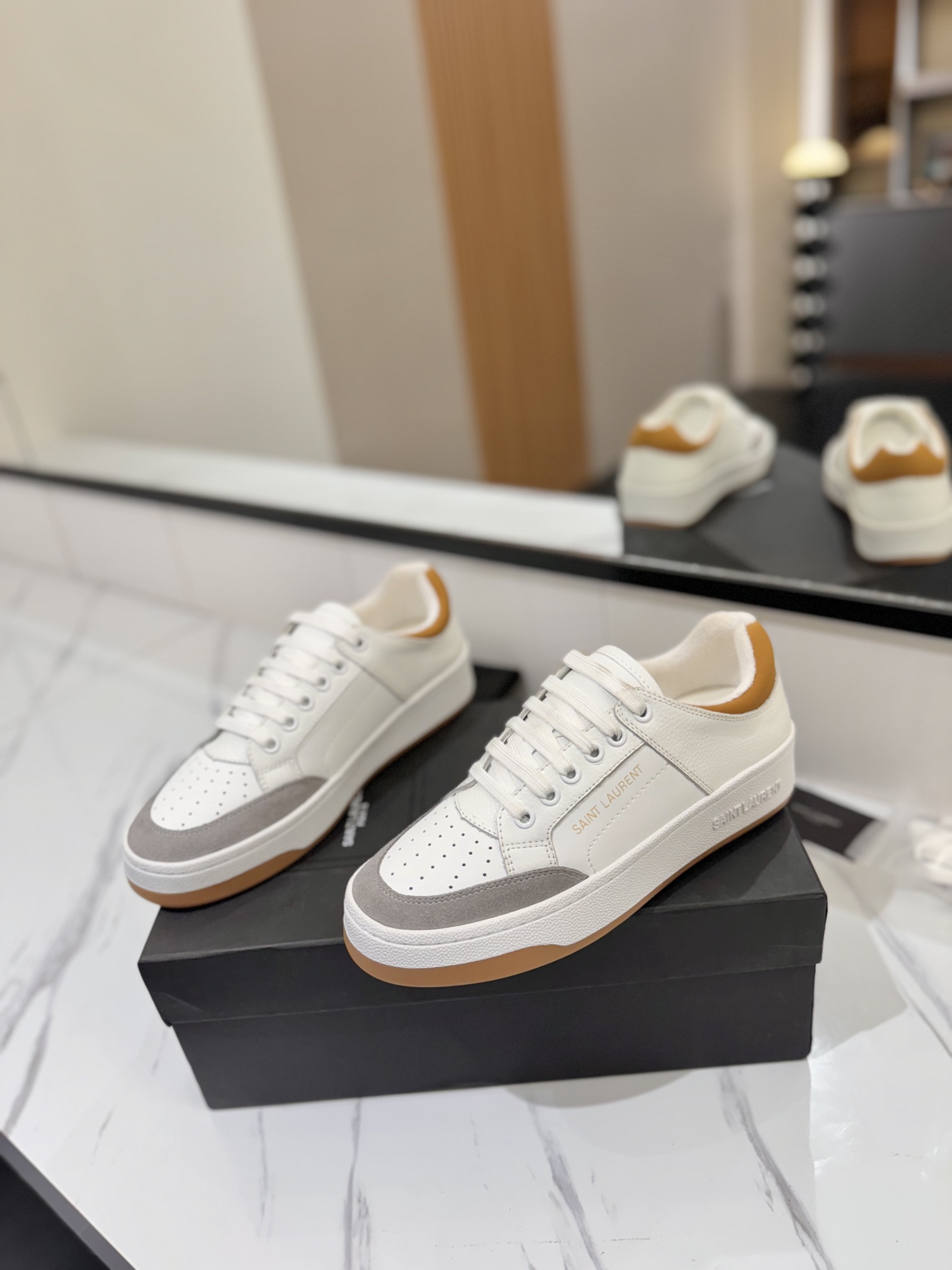 Saint Laurent Male Basic Shoes Lightweight L-s