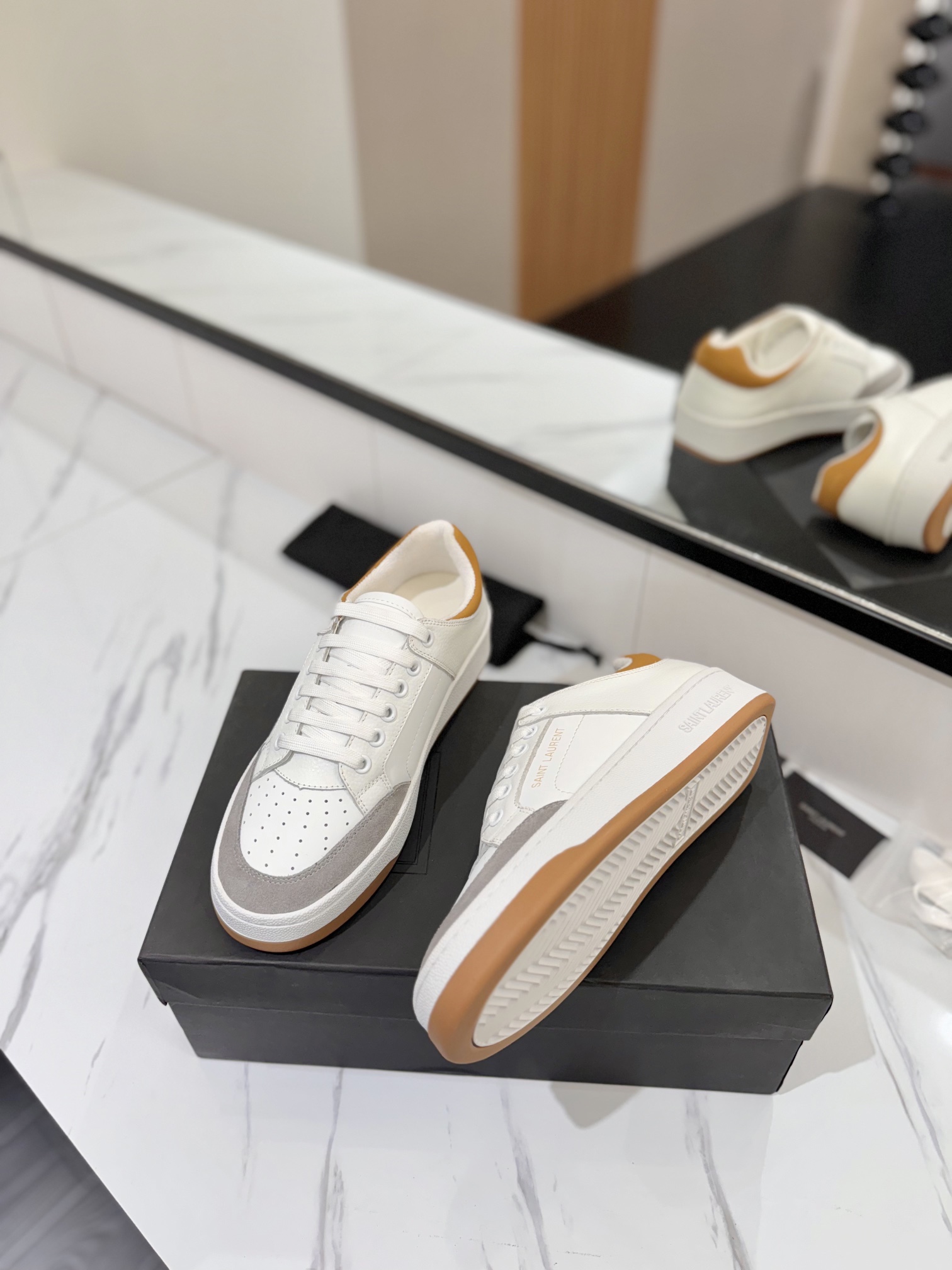 Saint Laurent Male Basic Shoes Lightweight L-s