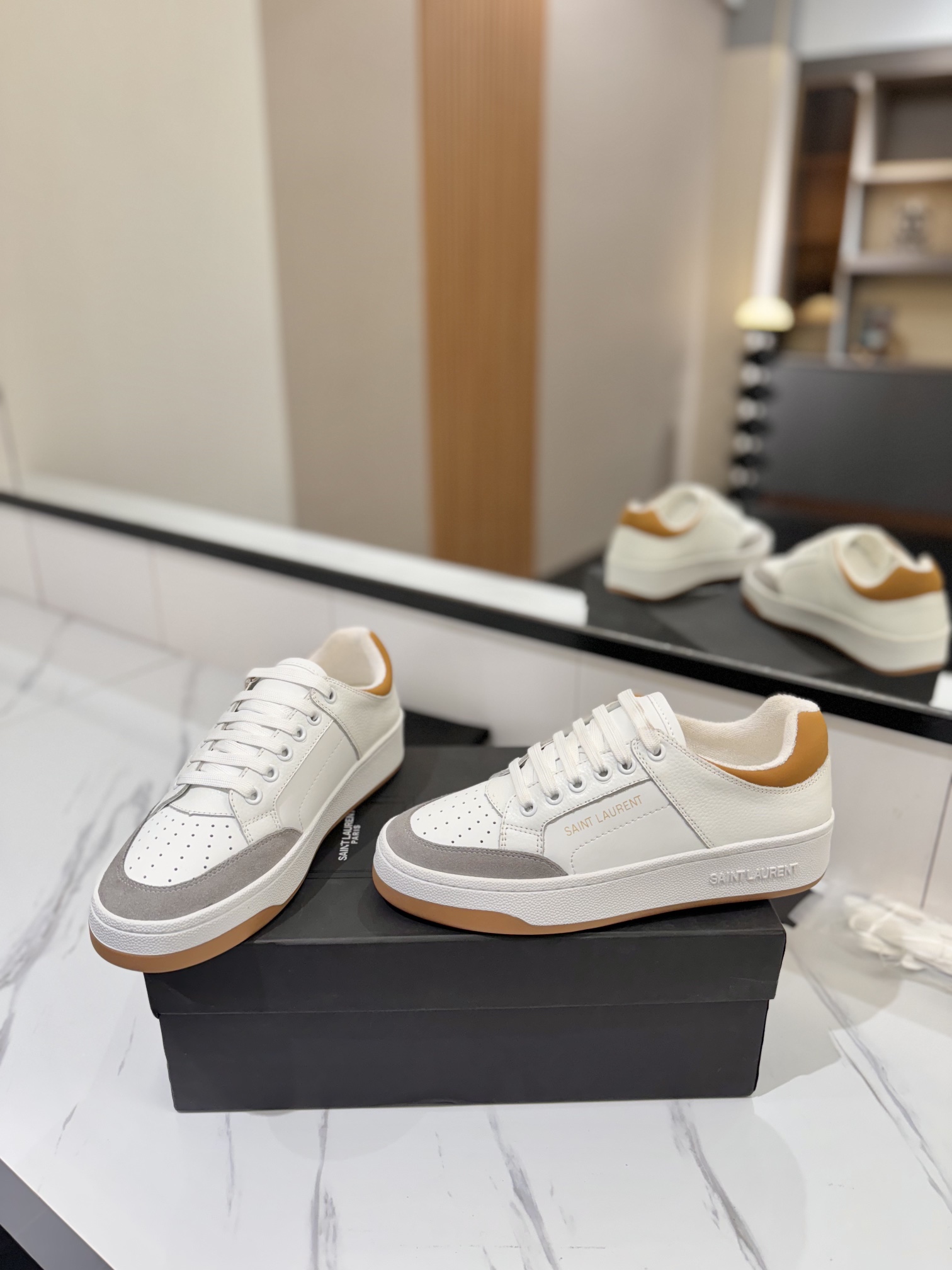 Saint Laurent Male Basic Shoes Lightweight L-s