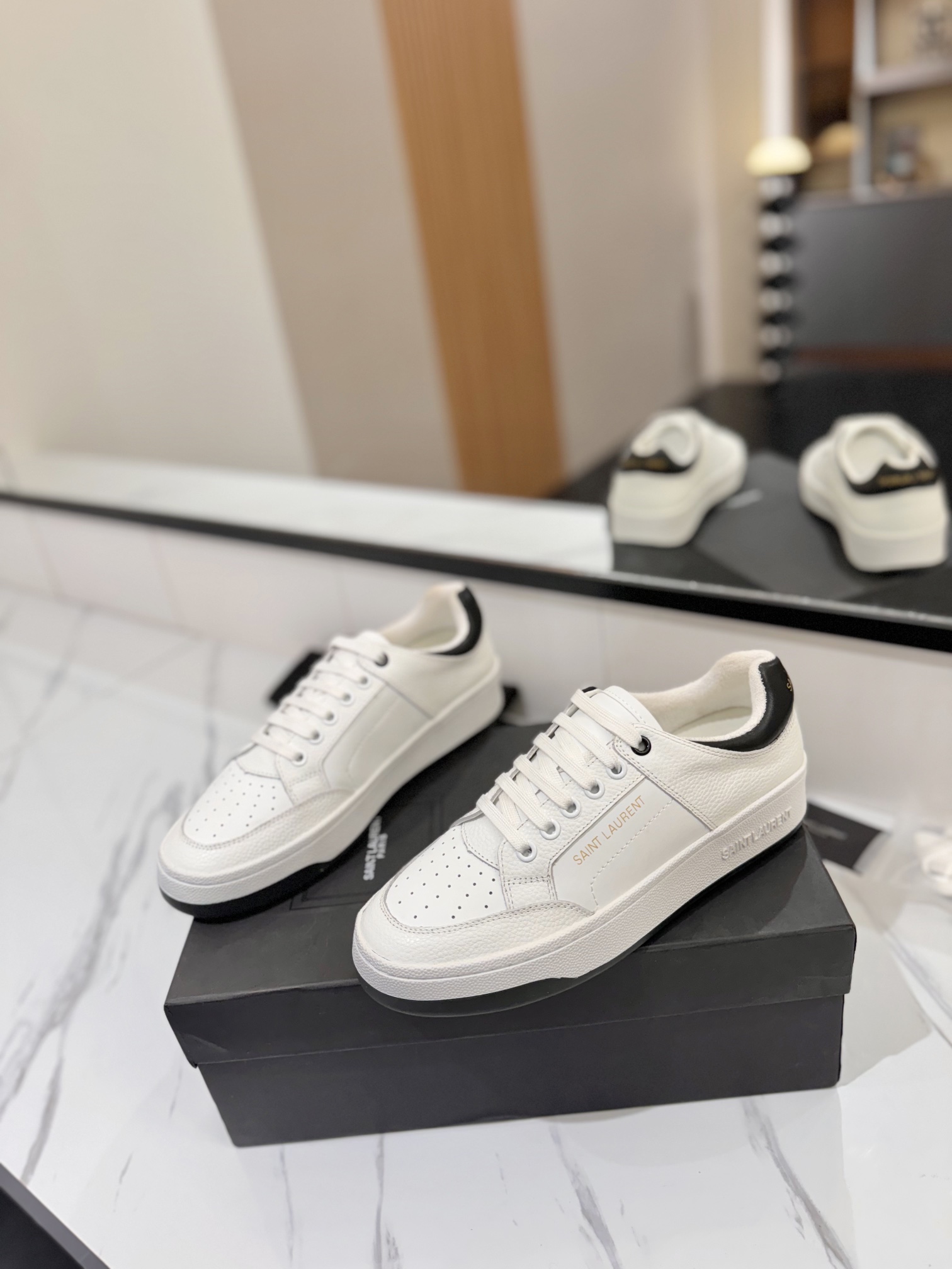 Saint Laurent Male Basic Shoes Lightweight L-s