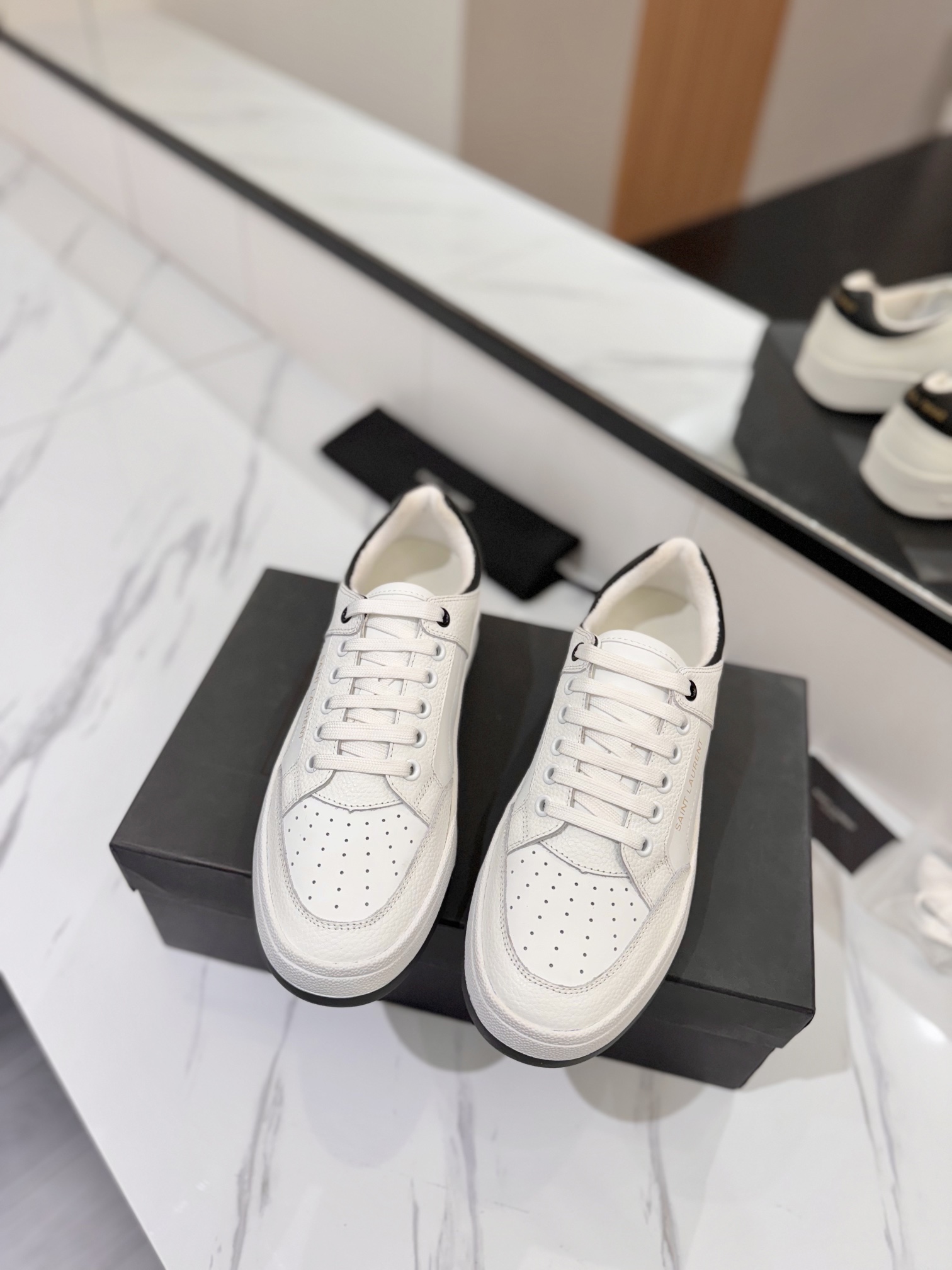 Saint Laurent Male Basic Shoes Lightweight L-s