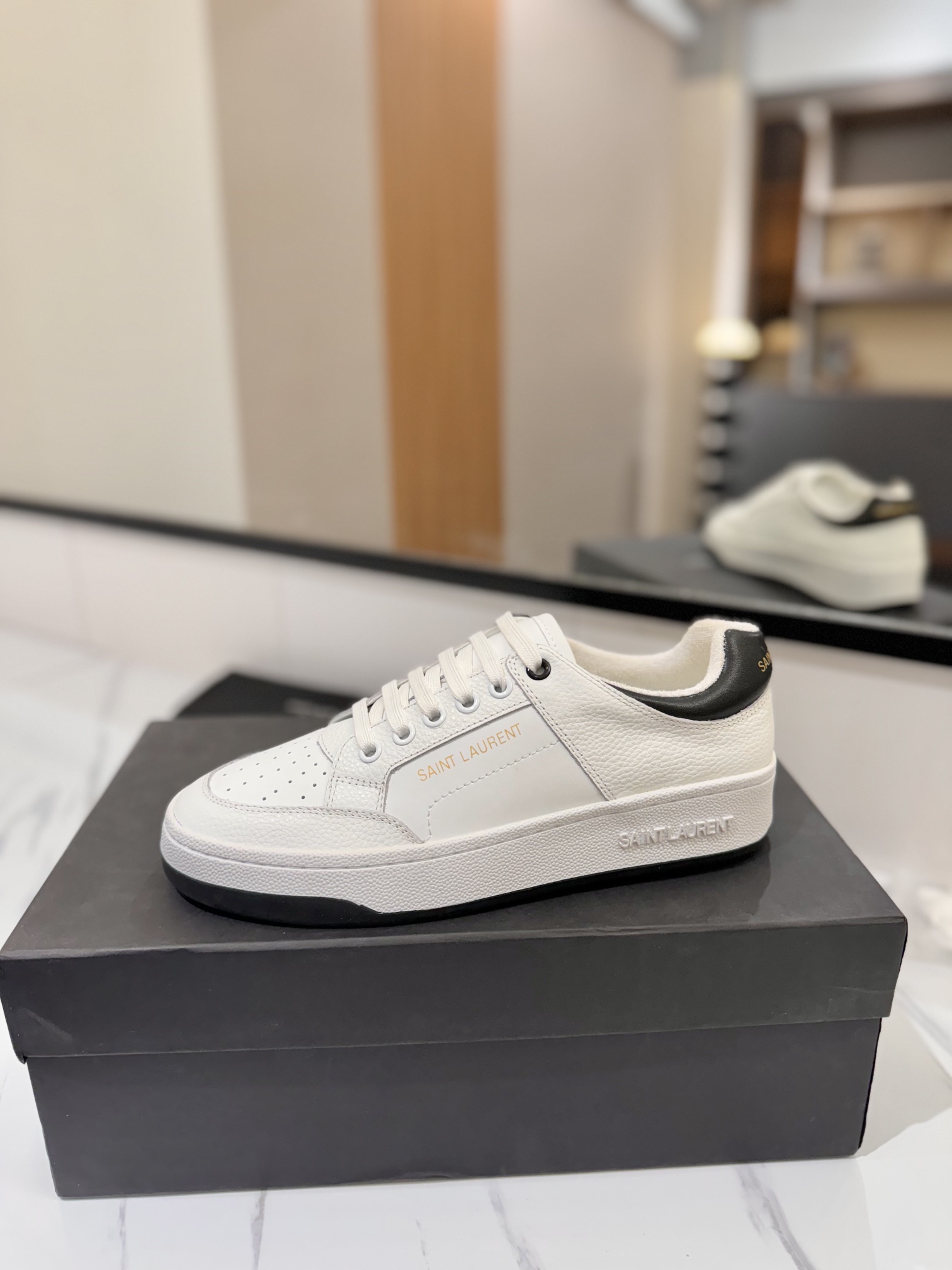 Saint Laurent Male Basic Shoes Lightweight L-s