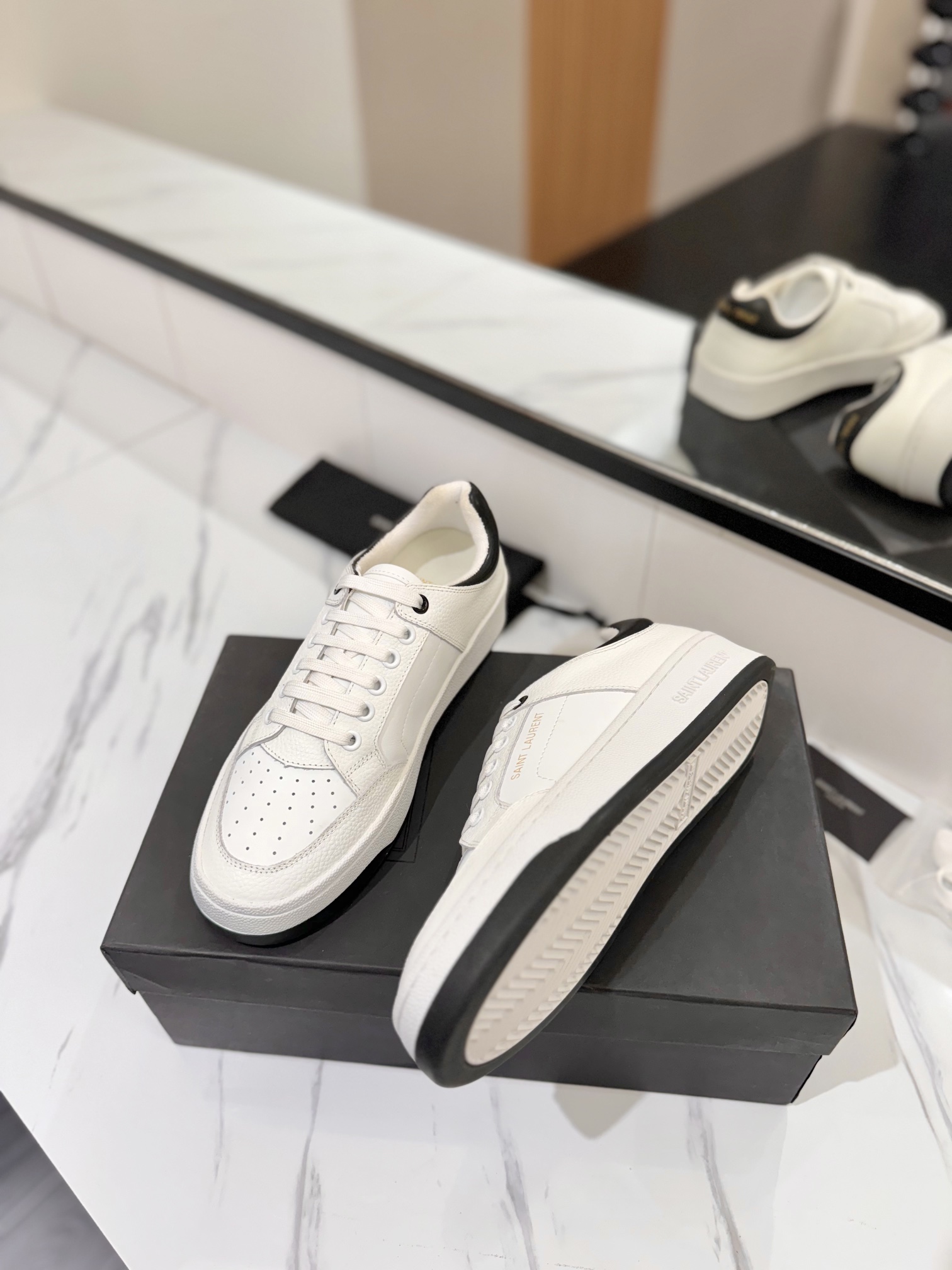 Saint Laurent Male Basic Shoes Lightweight L-s