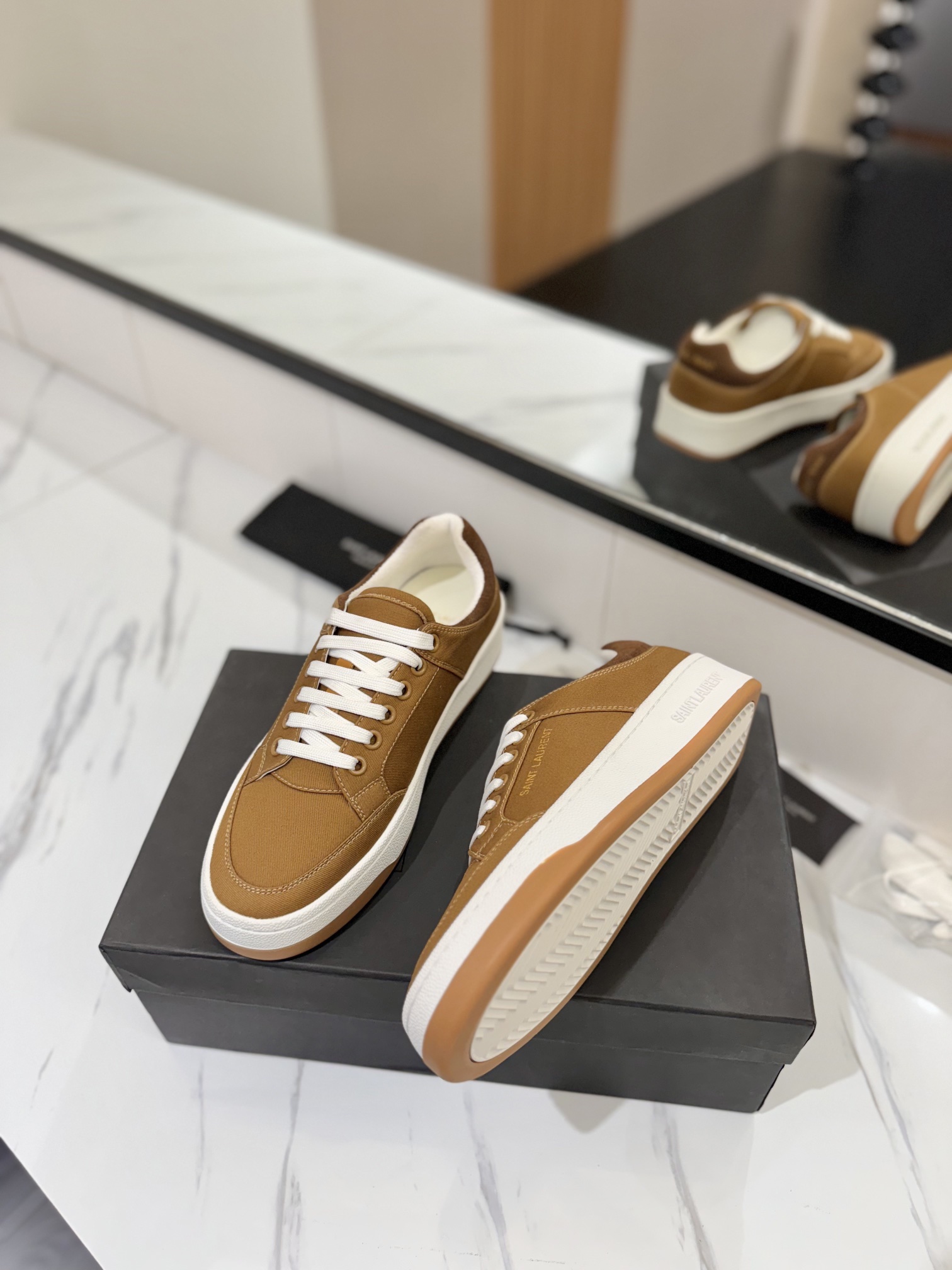 Saint Laurent Male Basic Shoes Lightweight L-s